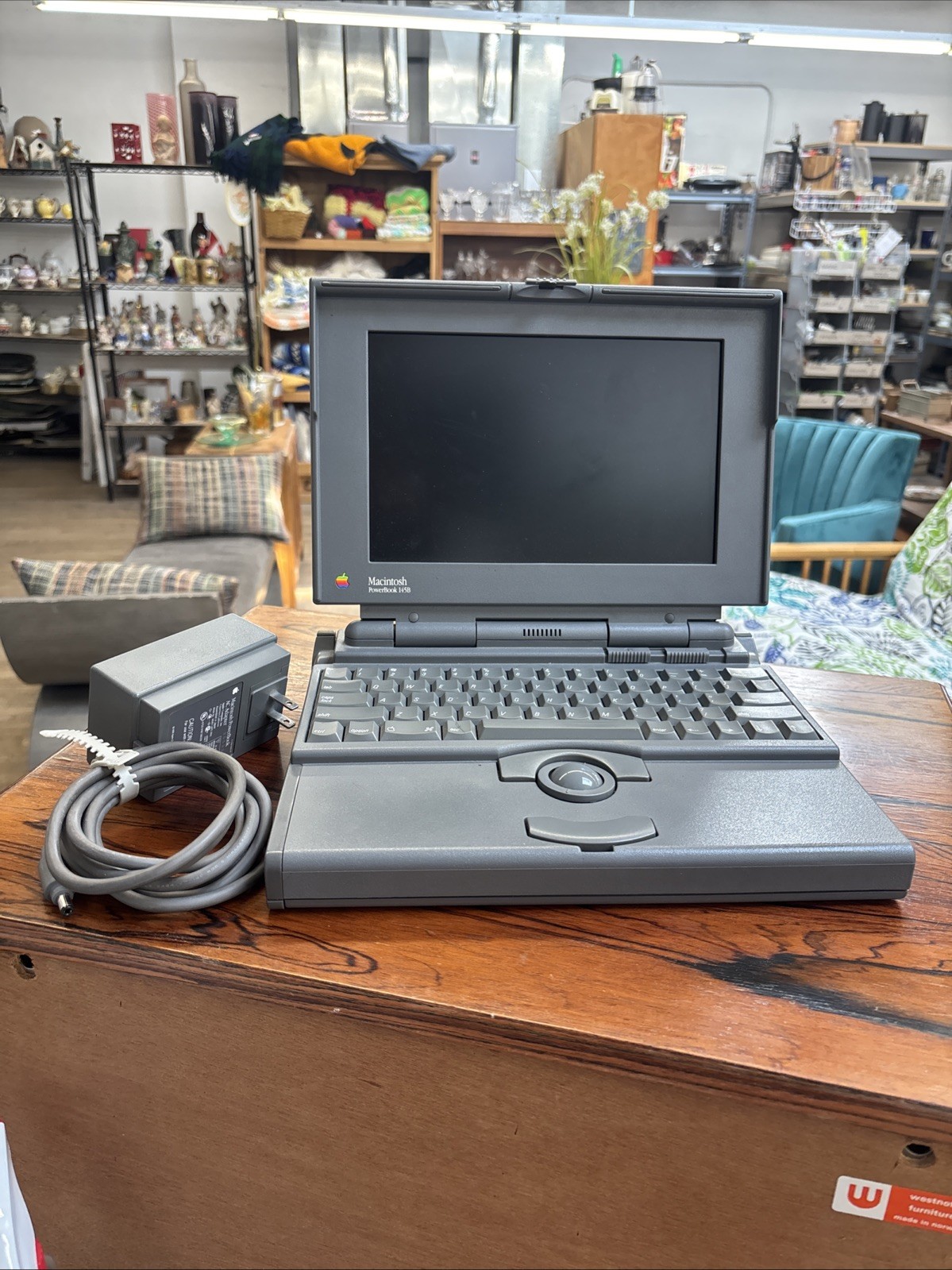 Macintosh PowerBook 145B - Not working but powers up & chimes