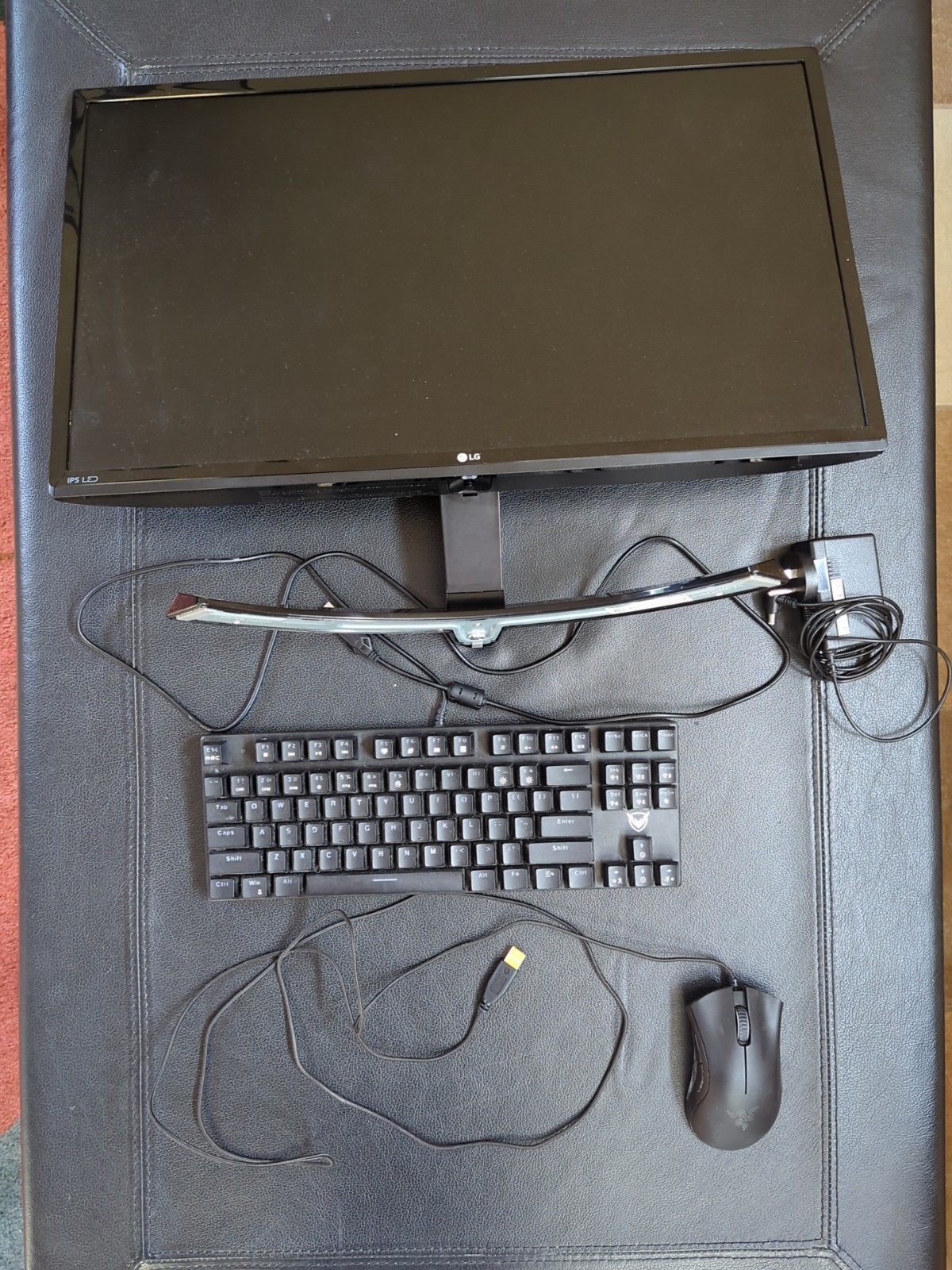 LG Monitor (24"), Pictek Mechanical Keyboard, and Razer Mouse Gamer Bundle
