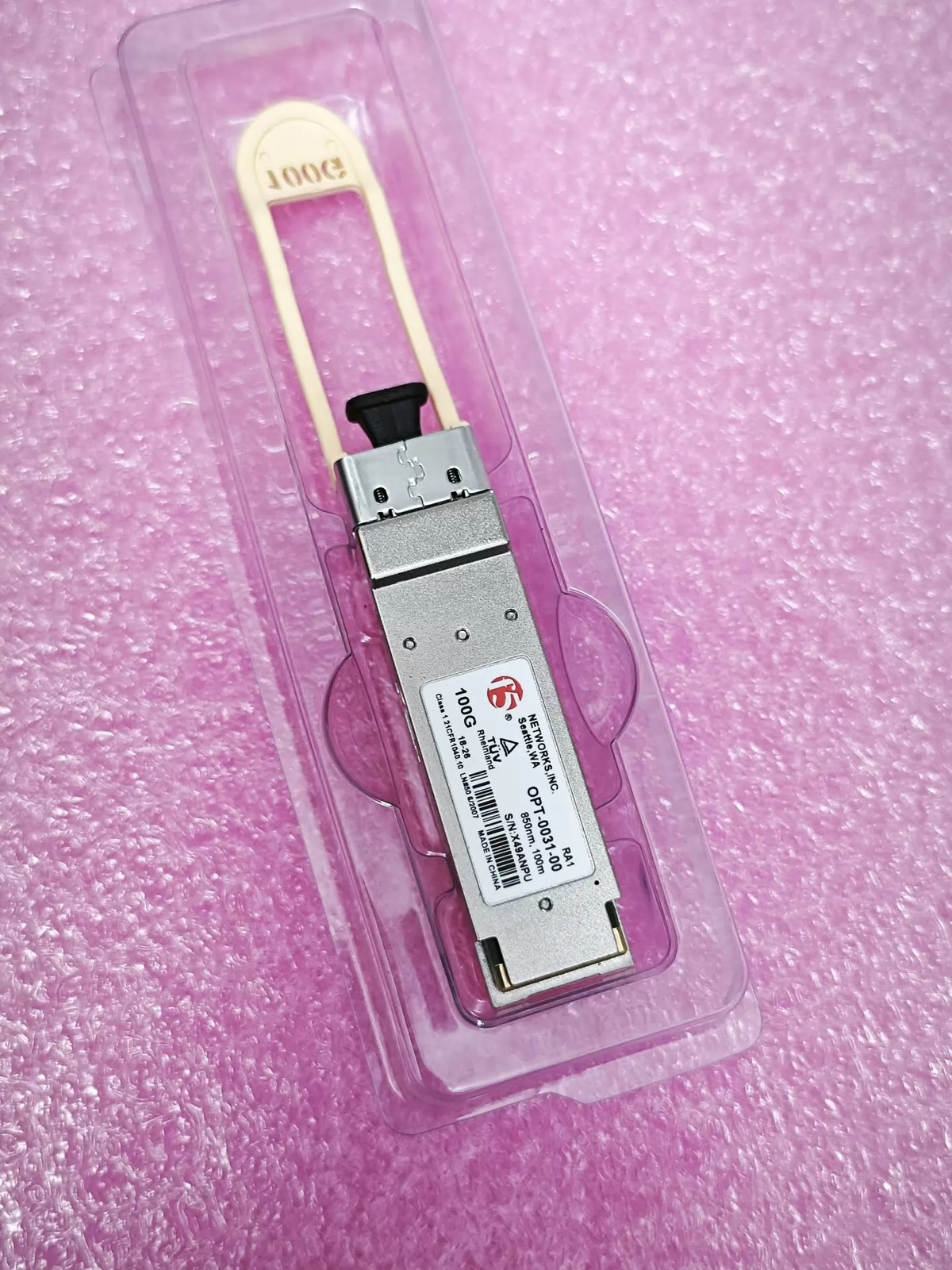 F5 Networks OPT-0031-01 Compatible F5-UPG-QSFP28-SR4 100GBASE-SR4 100m MPO MMF