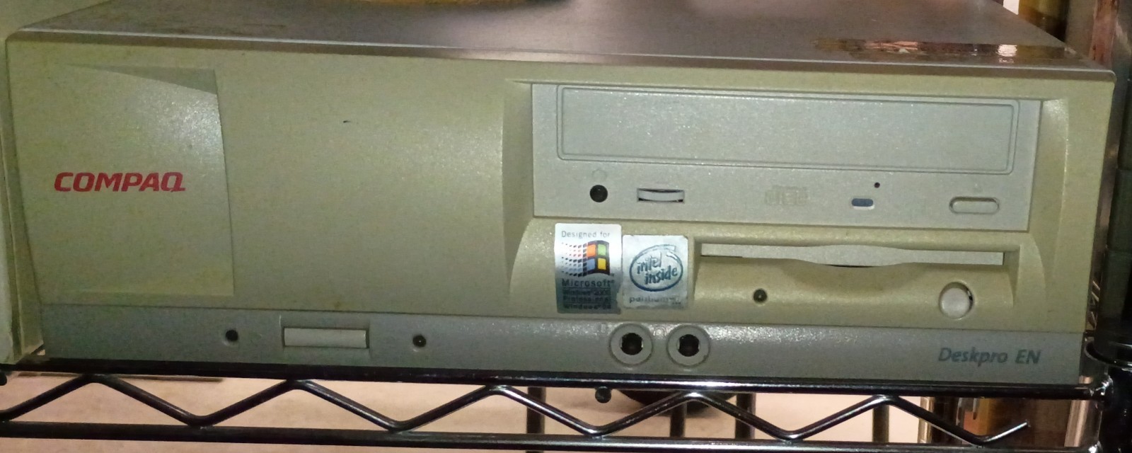 Vintage Compaq Deskpro EN Pentium III Desktop PC Windows 98 Retro Computer