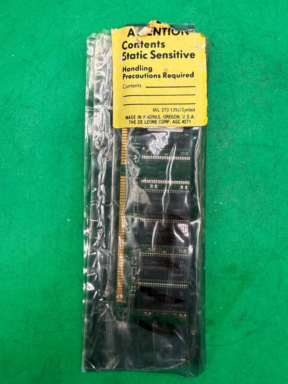 Lot of 2 Infineon NOS  256MB PC133 CL3 SDRAM Desktop RAM DIMMs RE