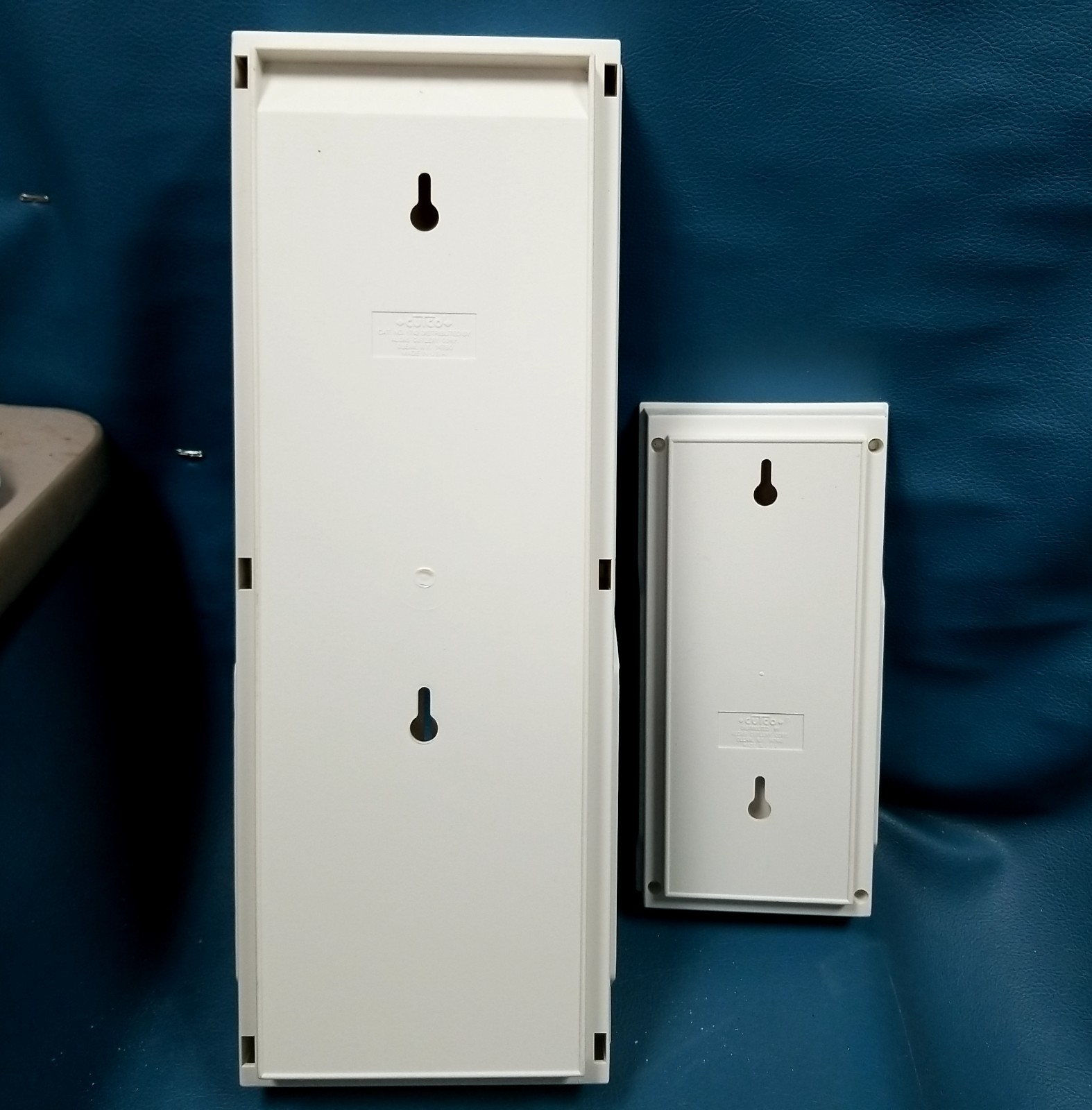 2 Cutco Plastic Wall Mount Rack Hanging Knife Storage Units