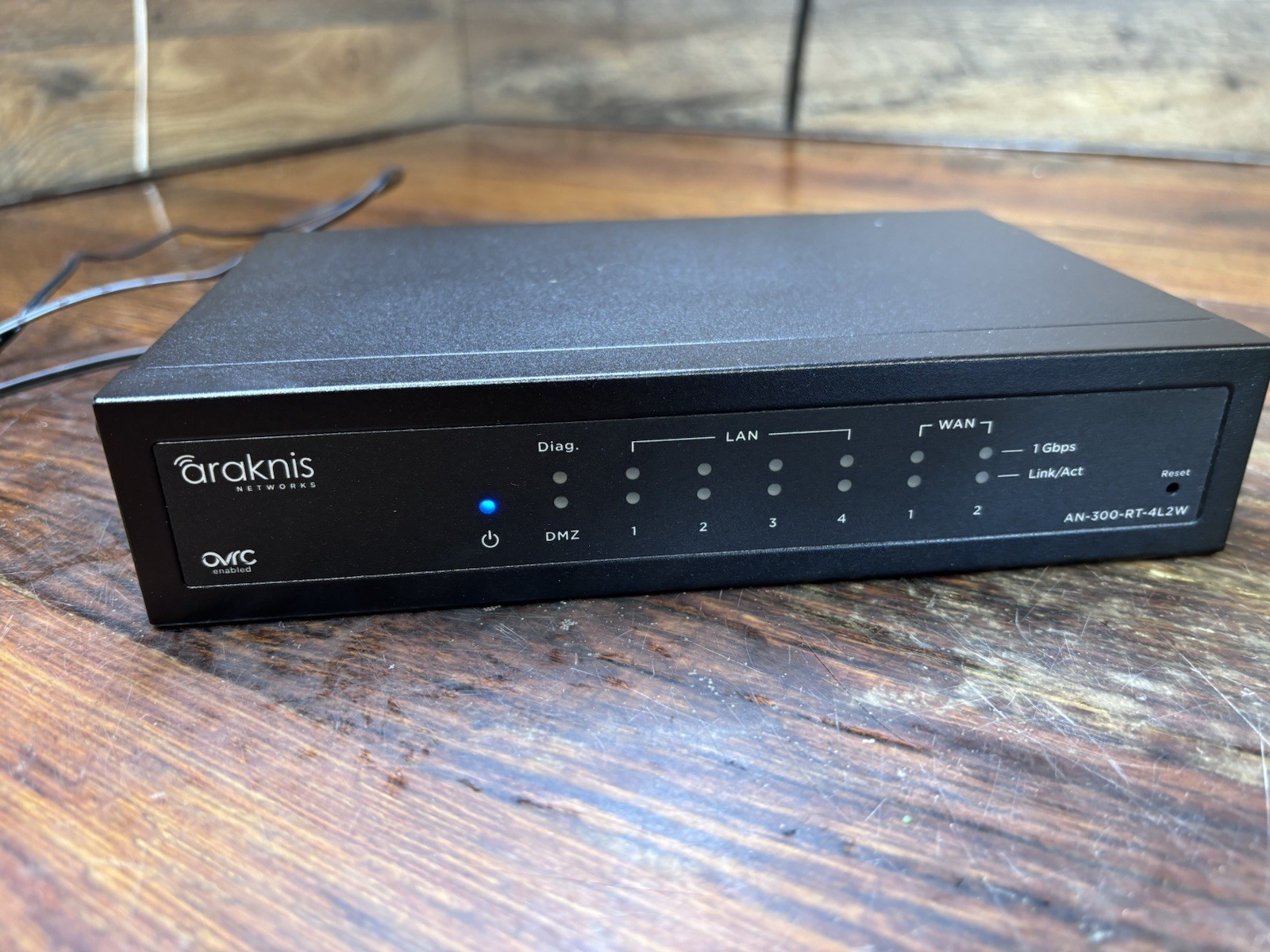 Araknis Networks 300 Series Router AN-300-RT-4L2W