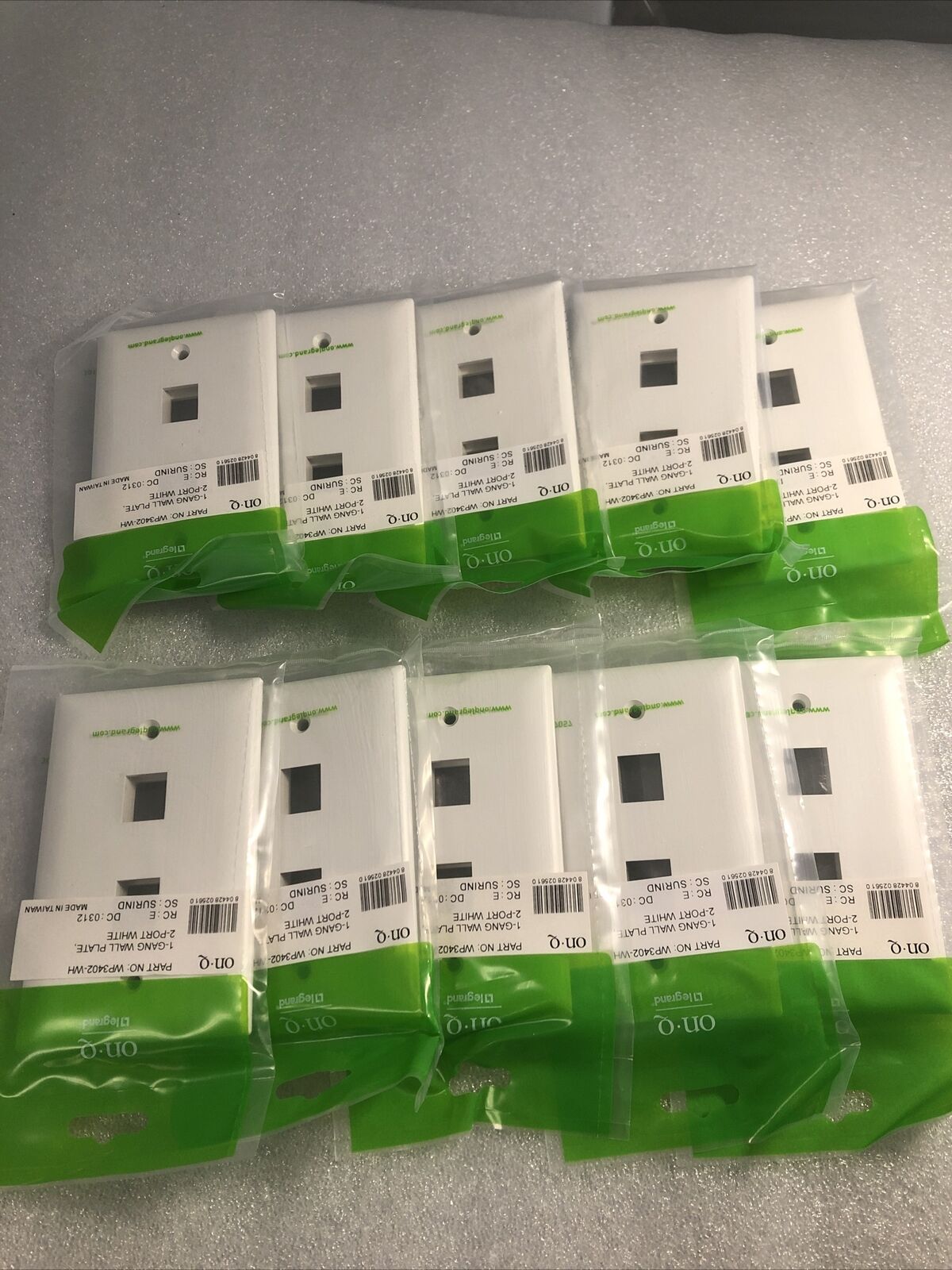 LOT OF 10X ON Q LEGRAND WP3402 WH WALL PLATE** New**
