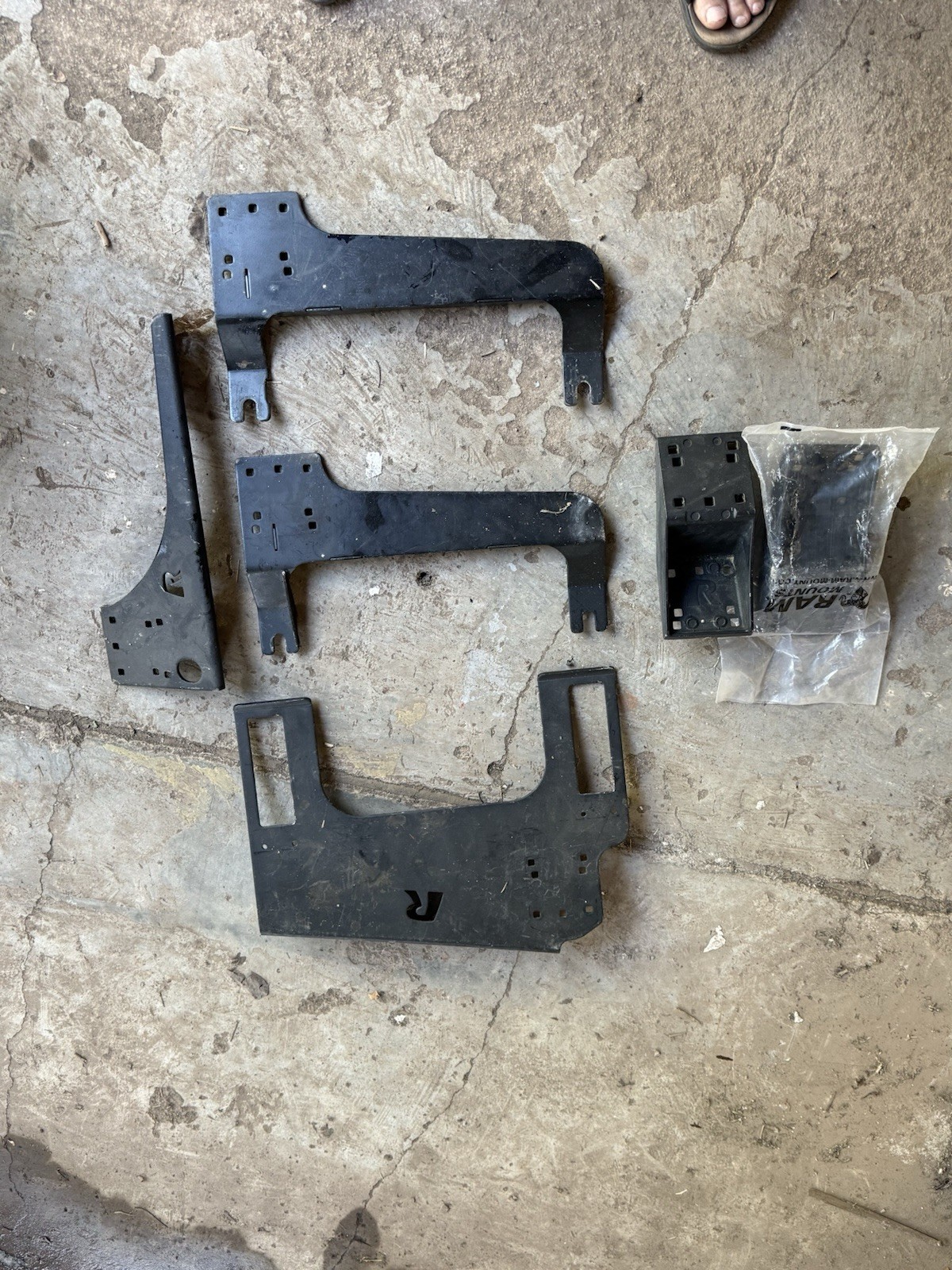 Ram Mount Lot