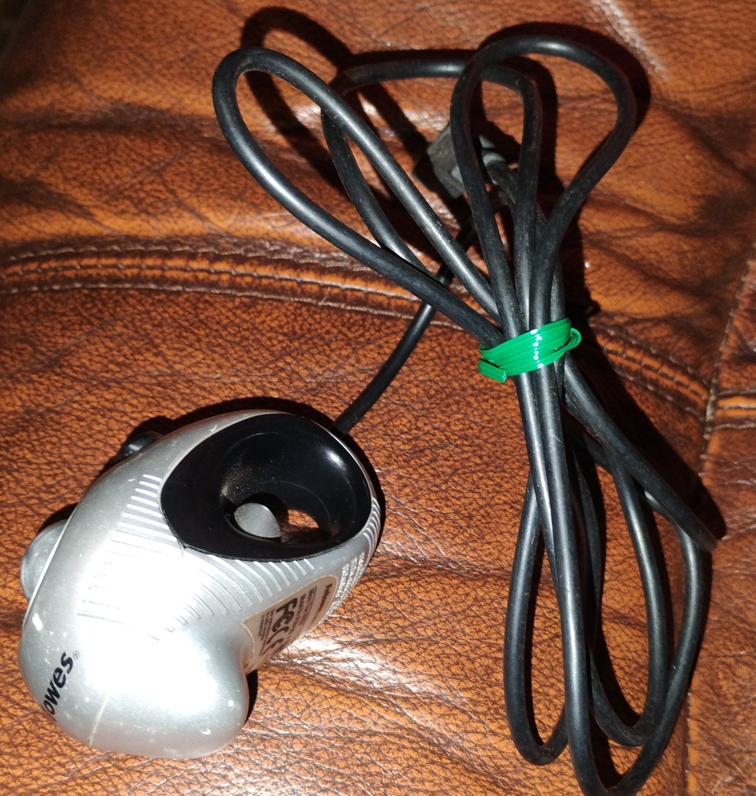Fellowes Micro Trac 99928 Trackball Handheld Mouse Wired USB 3 Button FDM-G62