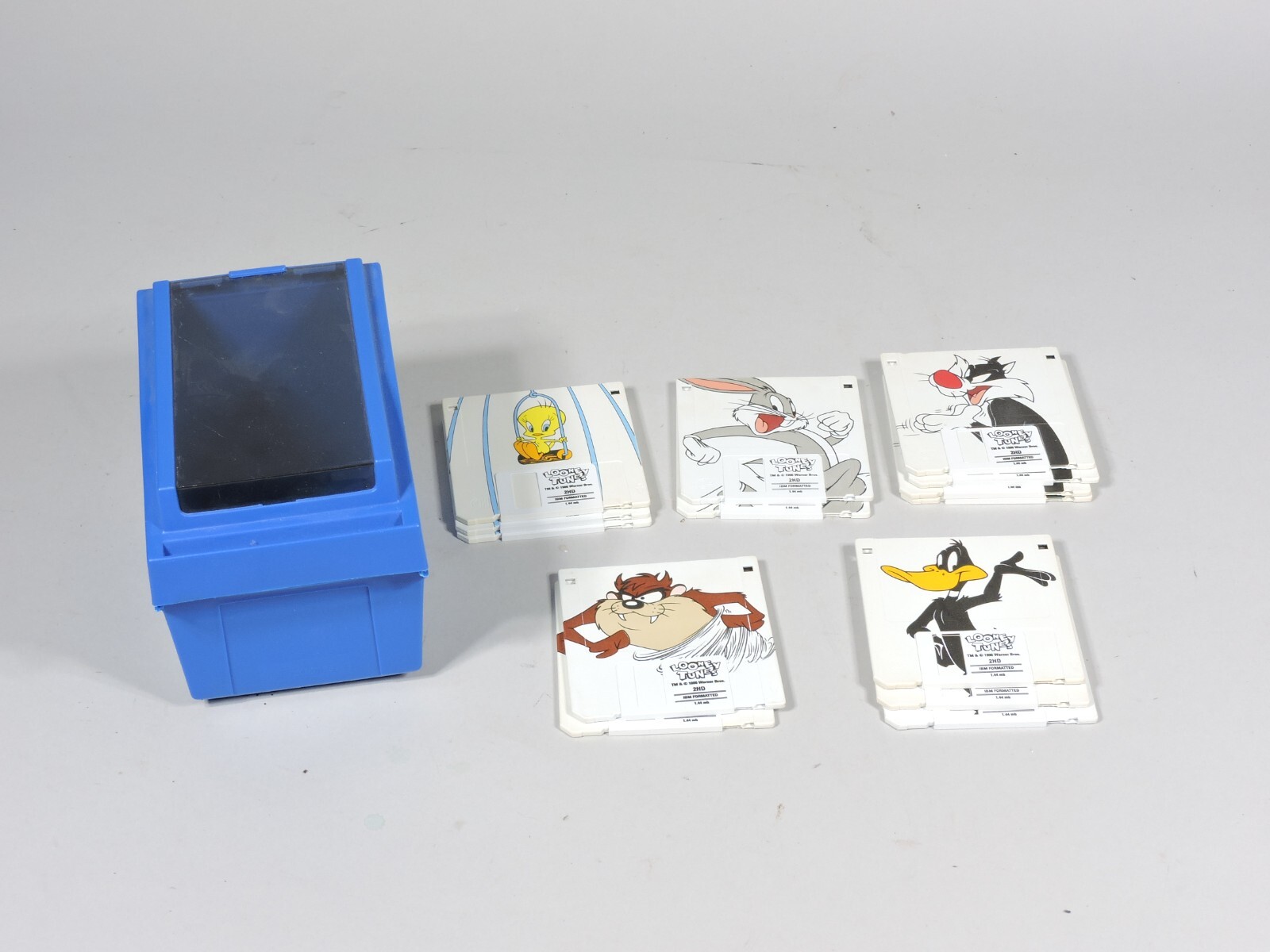 Vintage LOONEY TUNES 1.44mb Computer Disks Lot of 14 with Case