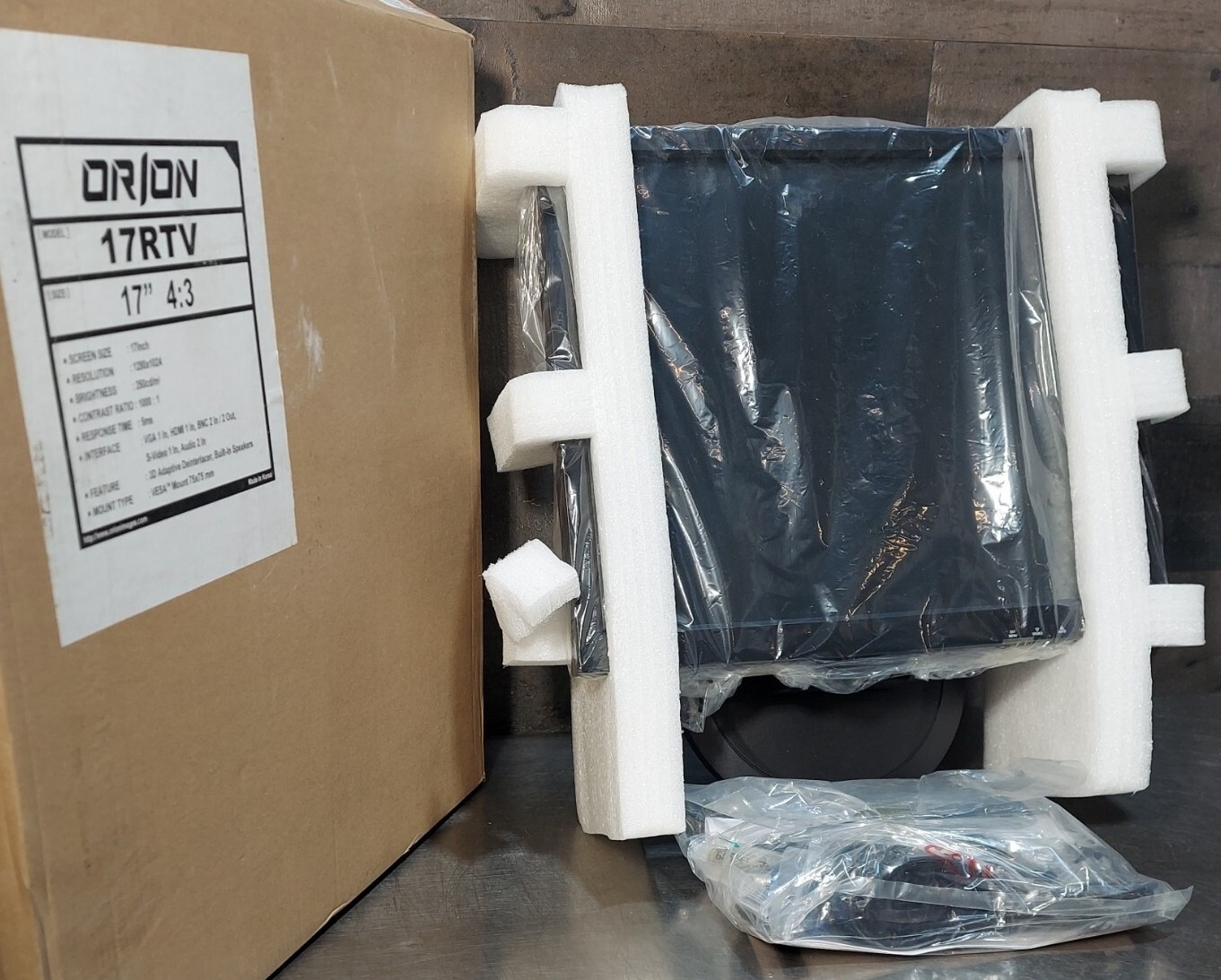 NOS - Orion 17RTV Video Security Surveillance 17" 4:3 Color Monitor (New)