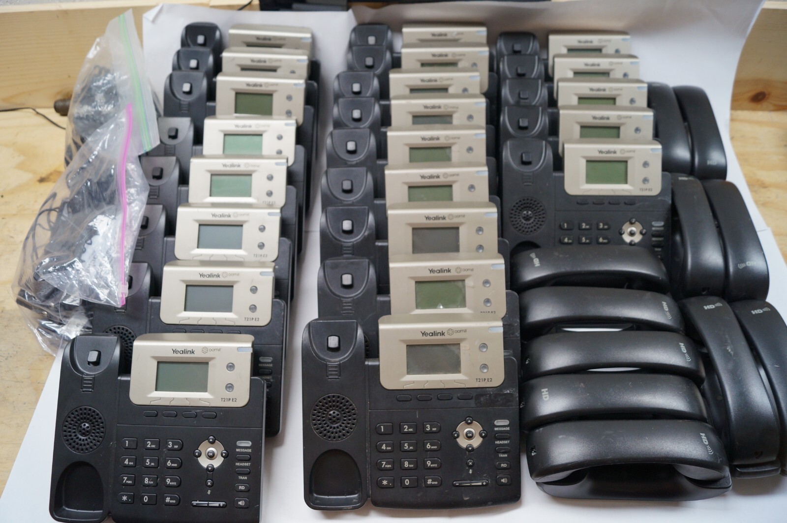 LOT (22) YEALINK IP Phones SIP-T21P E2 Dual-Line w Handset WORKING GRG
