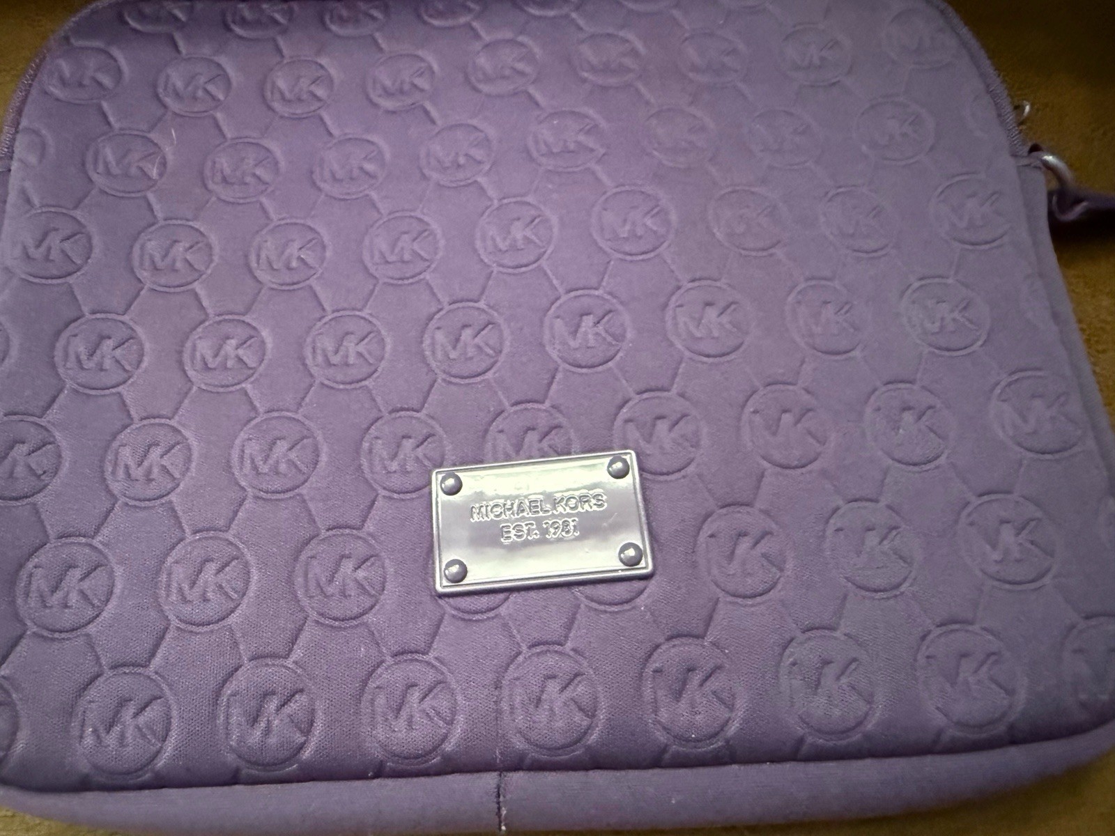 MICHAEL KORS TABLE SOFT CASE 8"x 10 1/2" PURPLE NEOPRENE
