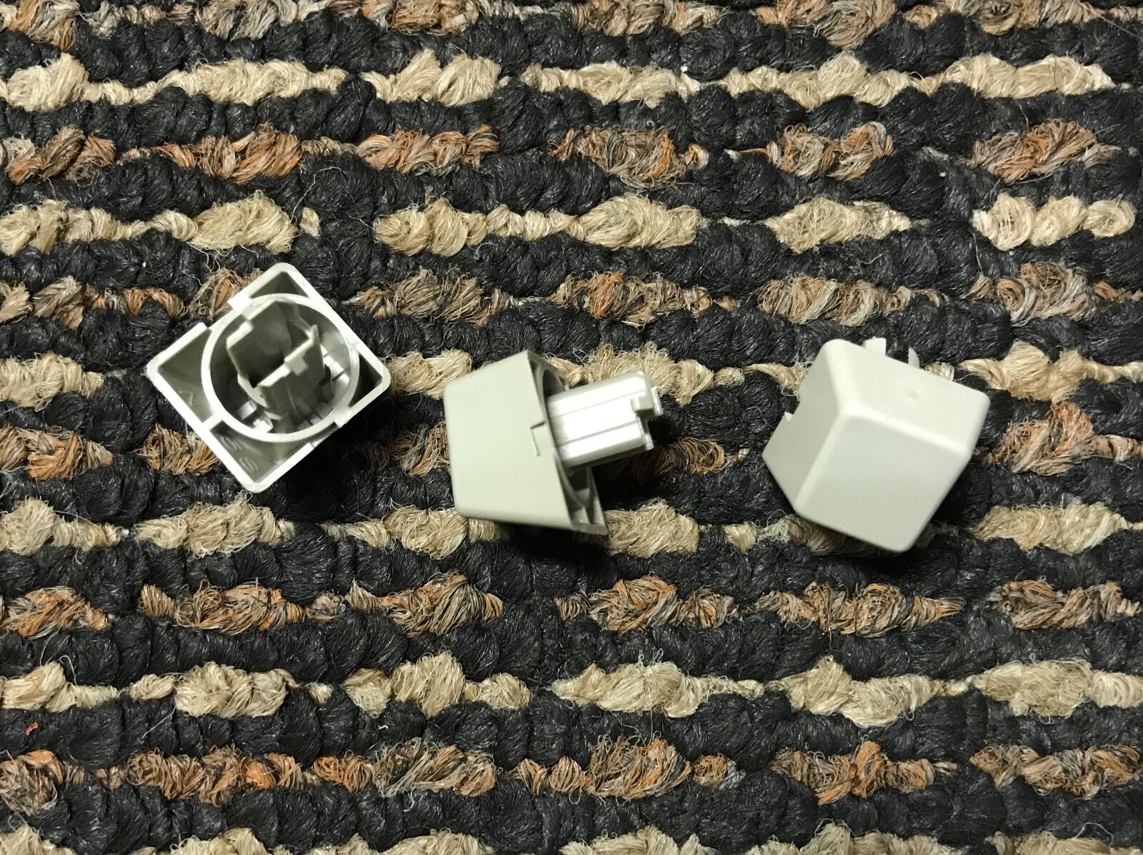IBM Model M F Keyboard Part - Replacement STEM X3 for Two-Piece Keycaps