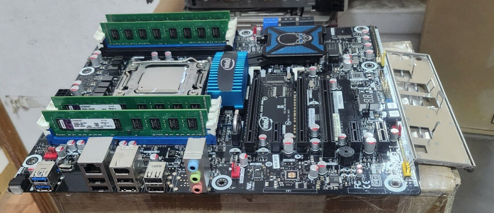 Intel DX79TO Extreme Series LGA 2011 Motherboard w/i7-3820 CPU, 16GB & I/O Plate
