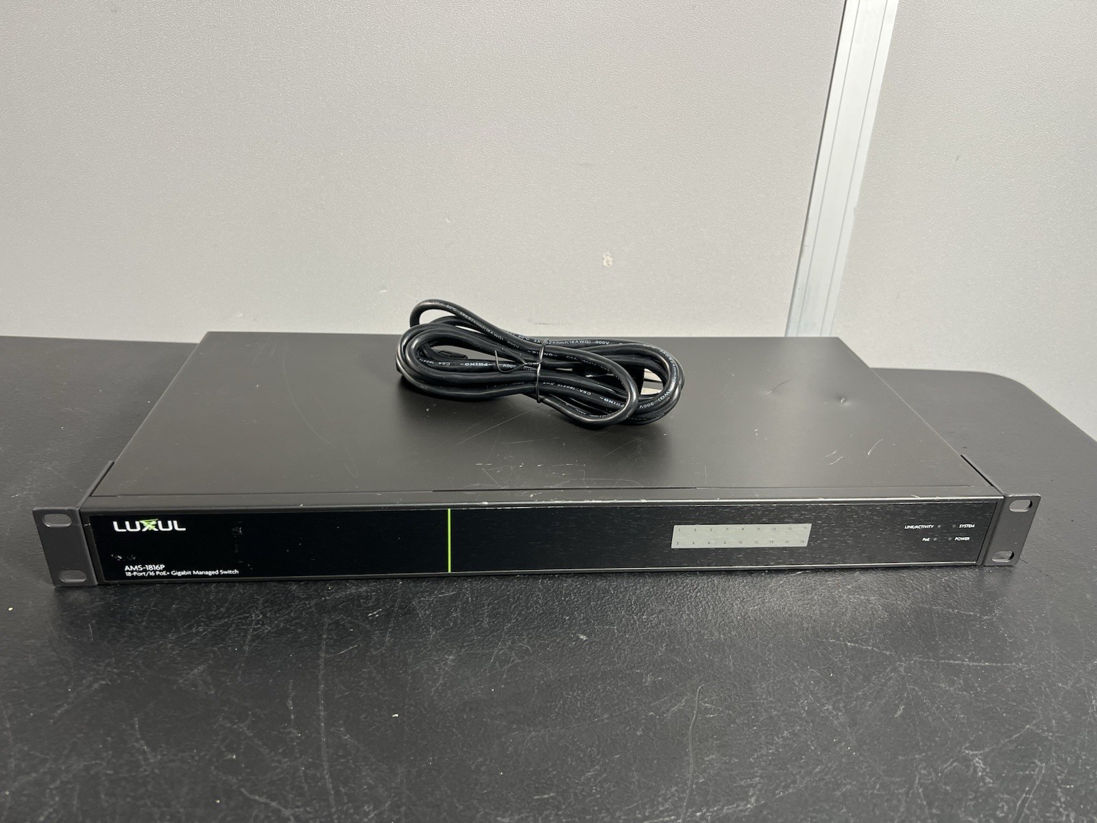 Luxul AMS-1816P AV Series 18-Port 16 Gigabit PoE+ Ports L2/L3 Managed Switch