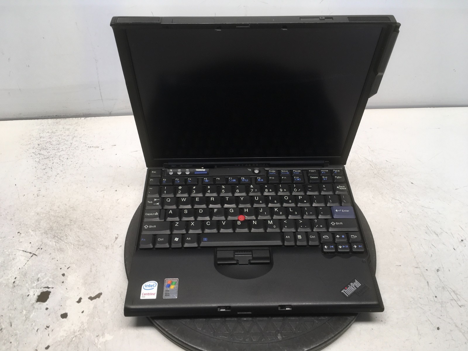 Lenovo ThinkPad X61 Intel Core 2 Duo T7300 2GHz 2 GB NO HDD No Batt