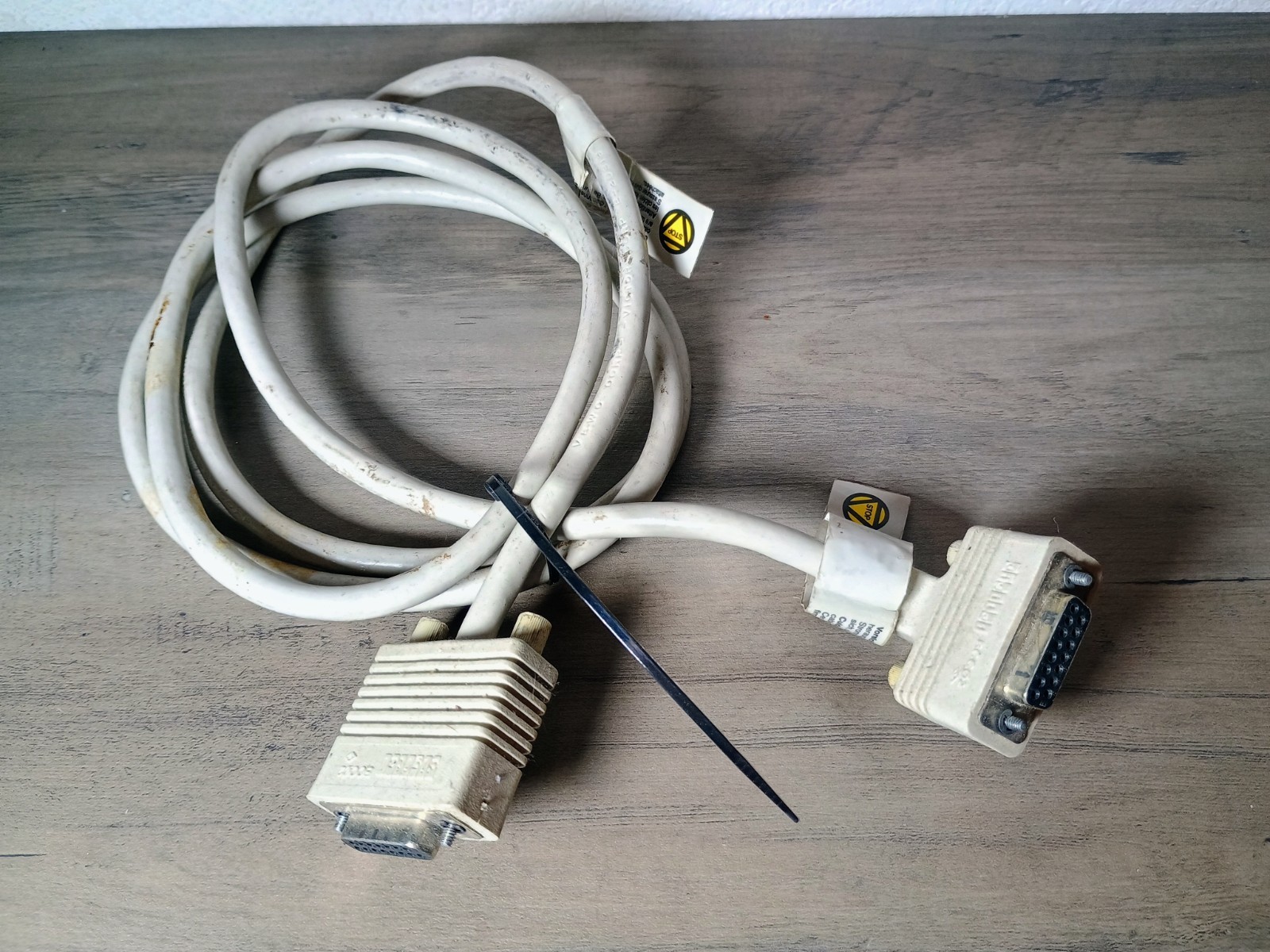 DEC BCC02-06 6 FT 15 PIN TO 15 PIN VIDEO CABLE FOR DEC DIGITAL VR201 MONITOR