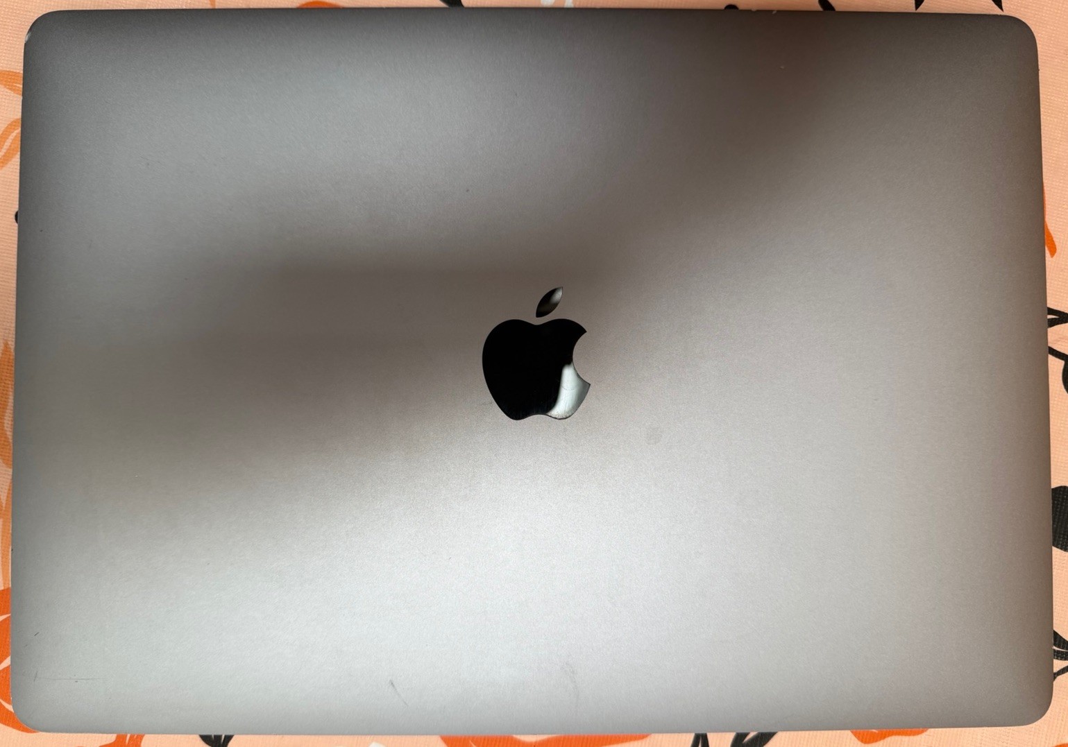 Apple MacBook Air 13" grey Model A1932) FOR PARTS