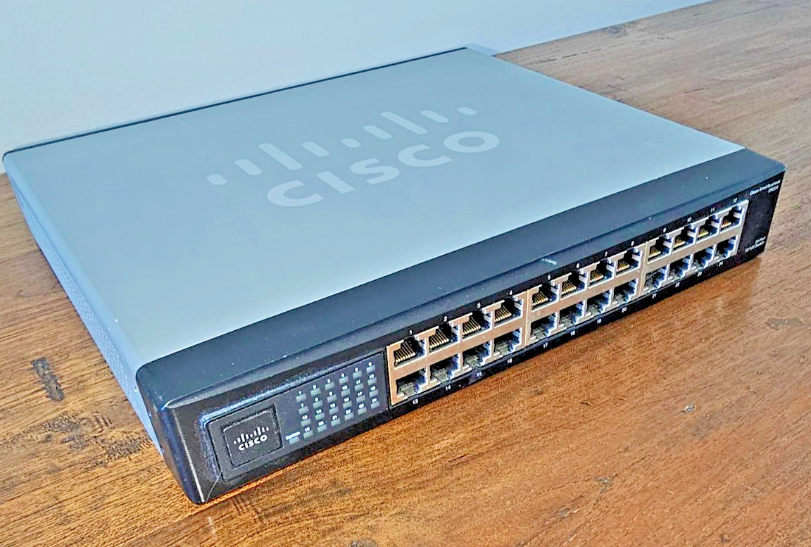 Cisco  Small Business Unmanaged SR224 v2 24-Ports External Switch