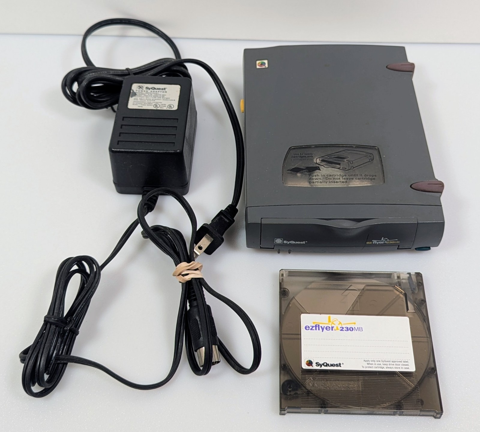 SyQuest Ezflyer 230MB External SCSI EZ230S Cartridge Disk Drive w/ Disk