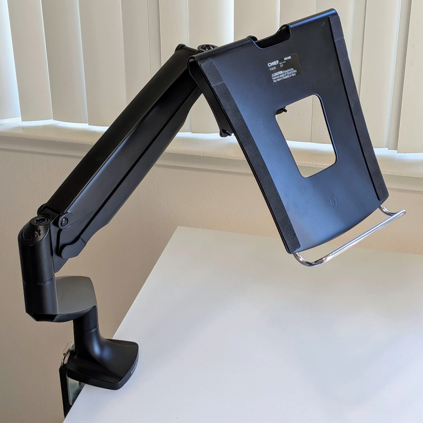 Kensington SmartFit One-Touch Monitor Arm + Chief Kontour Laptop Tray - BLACK