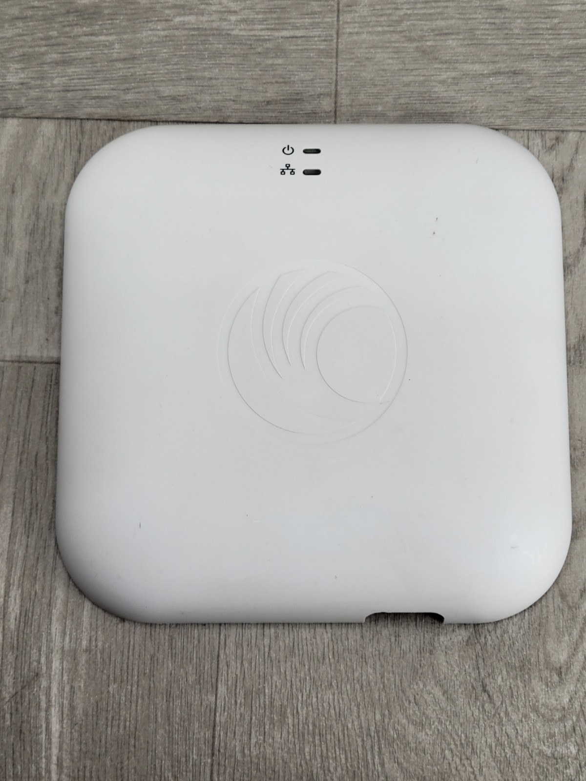 cnPilot e400 Wi-Fi Access Point Indoor