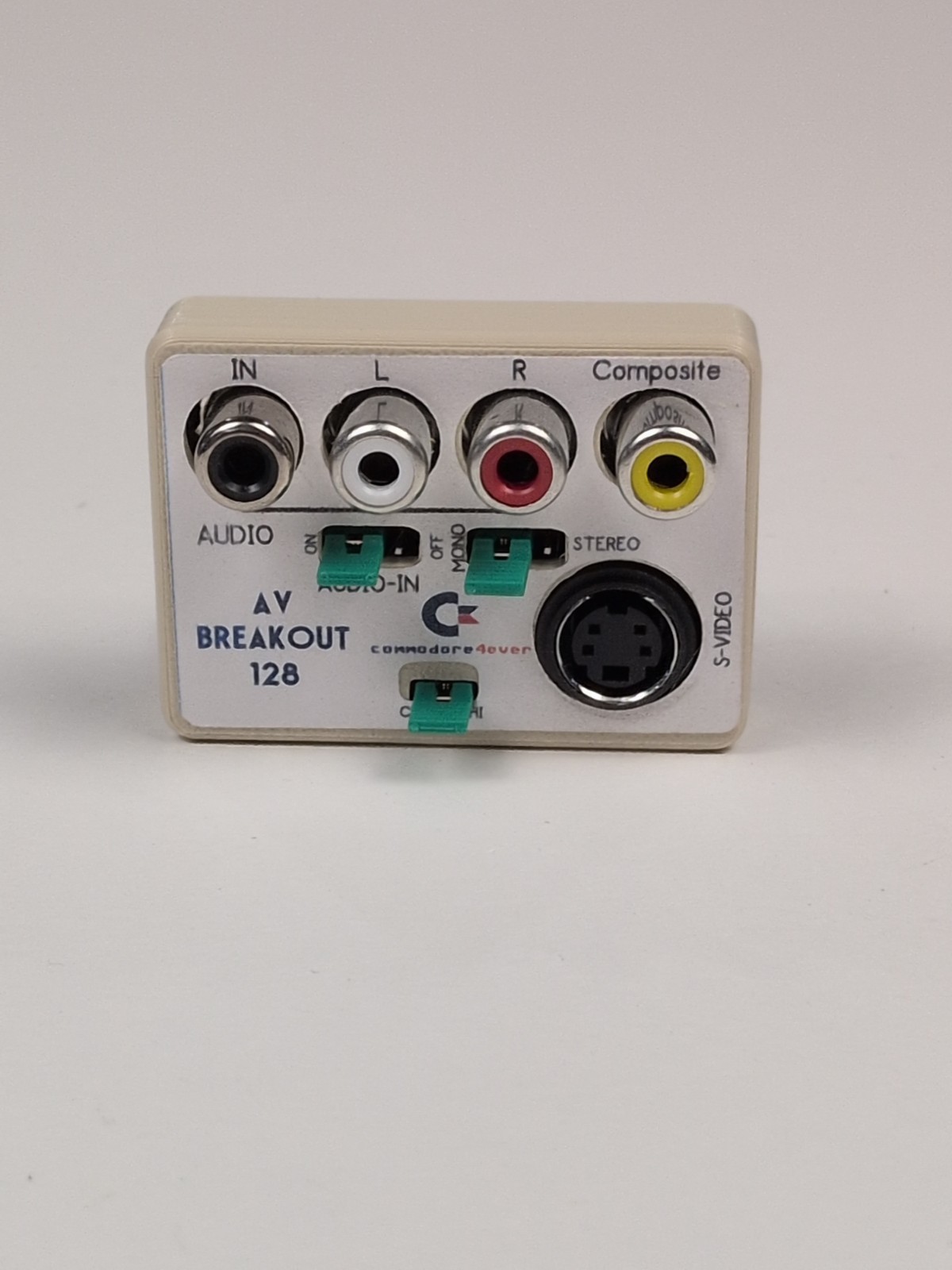 Commodore 128 AV Breakout 128 - Composite Video / S-Video and L/R Audio Out