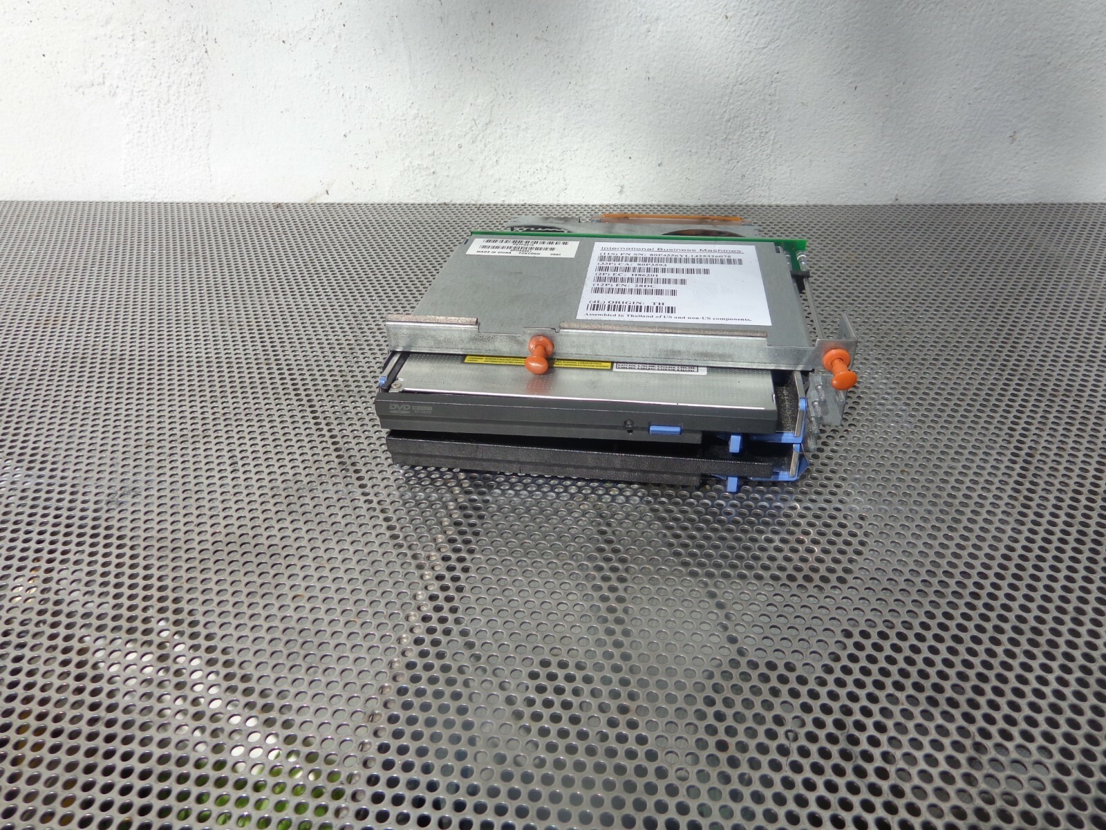 IBM 9406 eServer EC H86201 FN 28DC MEDIA BACKPLANE DVD 97P3315 80P4556 