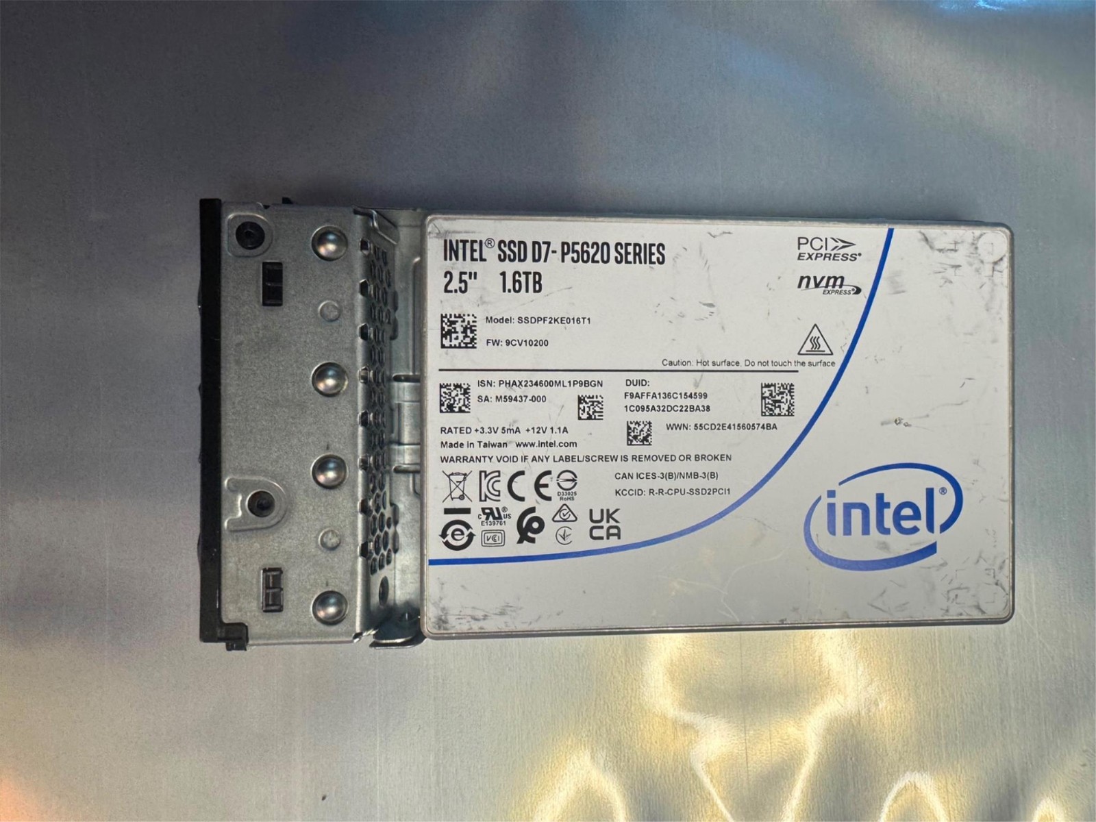 Intel D7-P5620 Series 1.6TB NVME PCIE4.0 2.5'' U.2 SSD SSDPF2KE016T1 with Tray