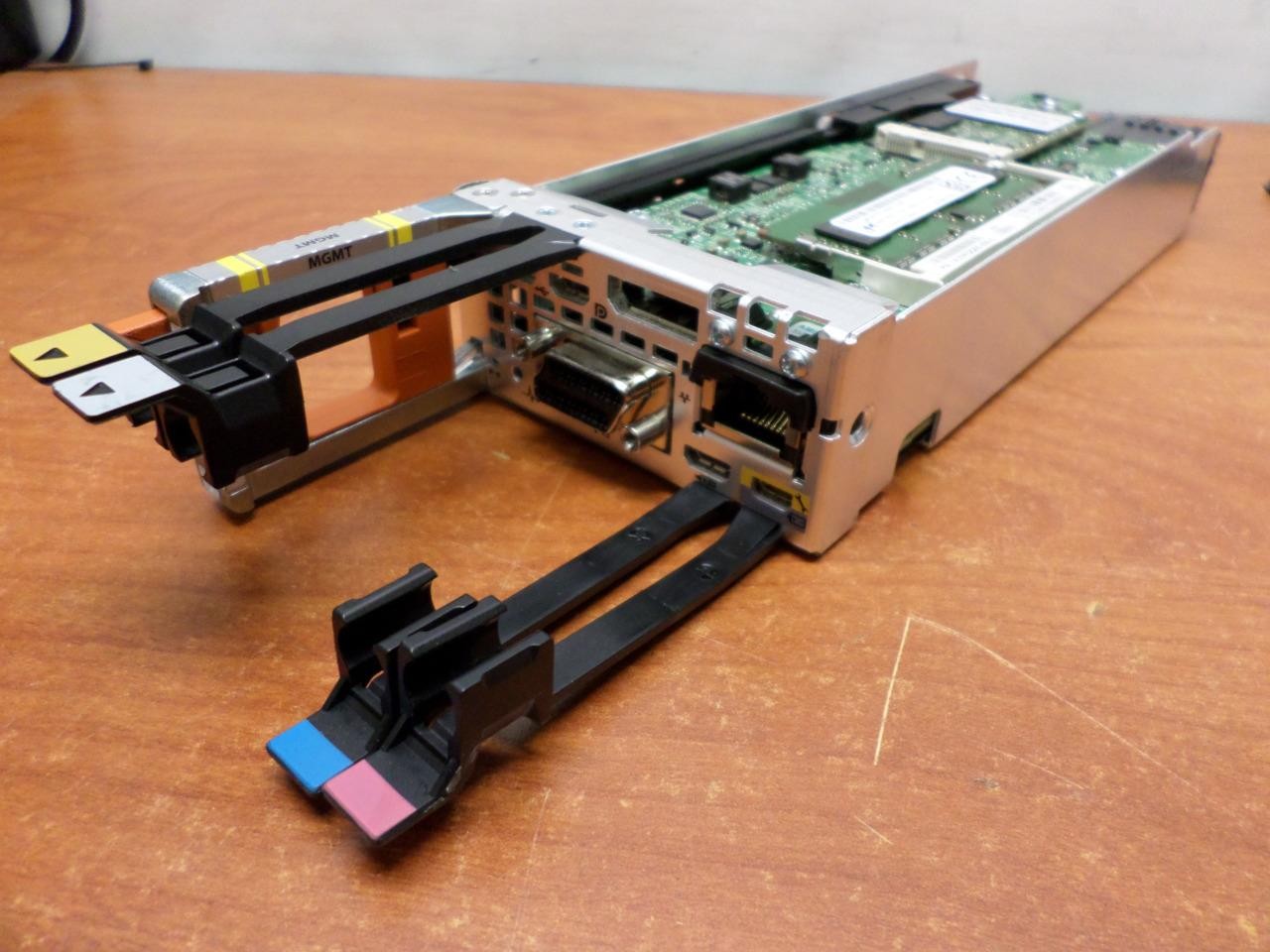 EMC 100-886-218-07 SYMM MMCS Management SLIC Module w/128G SSD, 1x 4GB Memory