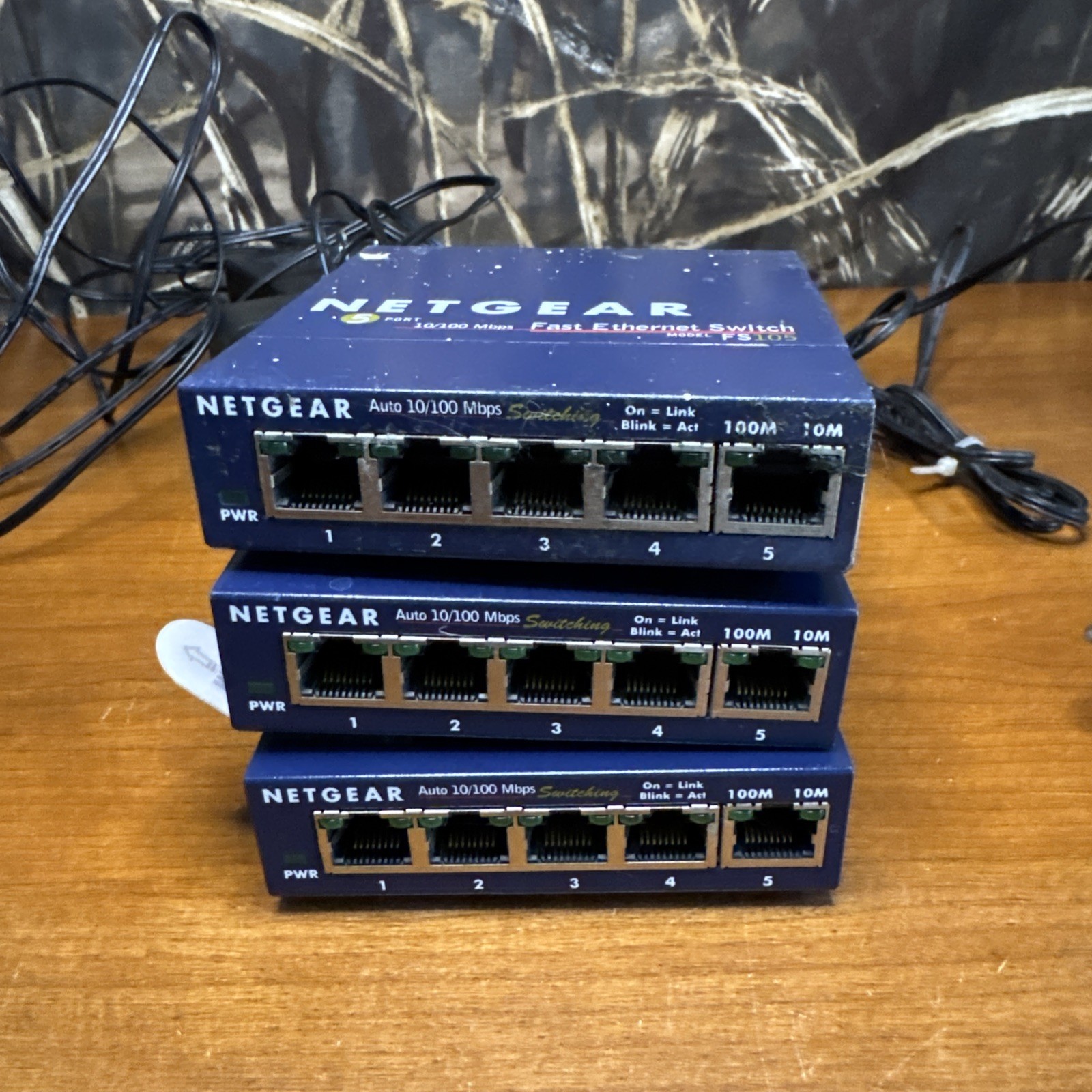 Netgear 5 Port 10/100 Mbps Fast Ethernet Switch Model Fs105