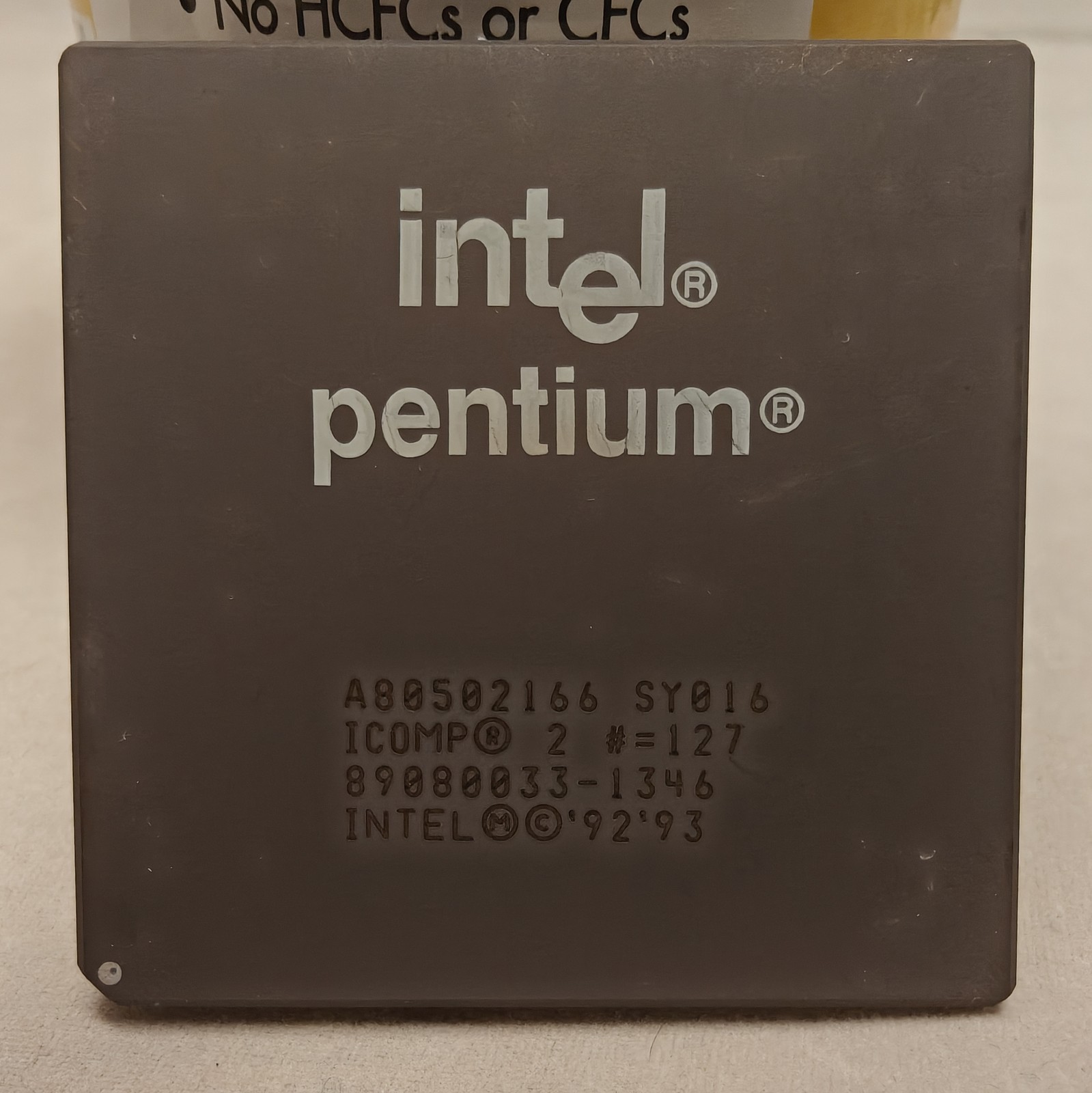 Intel Pentium 166MHz A80502166 SY016 Socket 7 Ceramic Gold CPU Processor