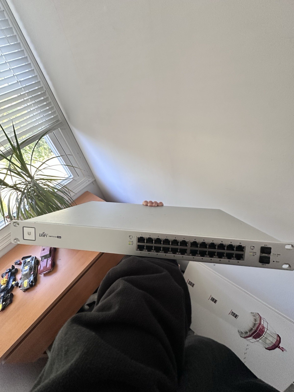 Ubiquiti Networks UniFi US-24 24 Ports Rack-Mountable Gigabit Ethernet Switch