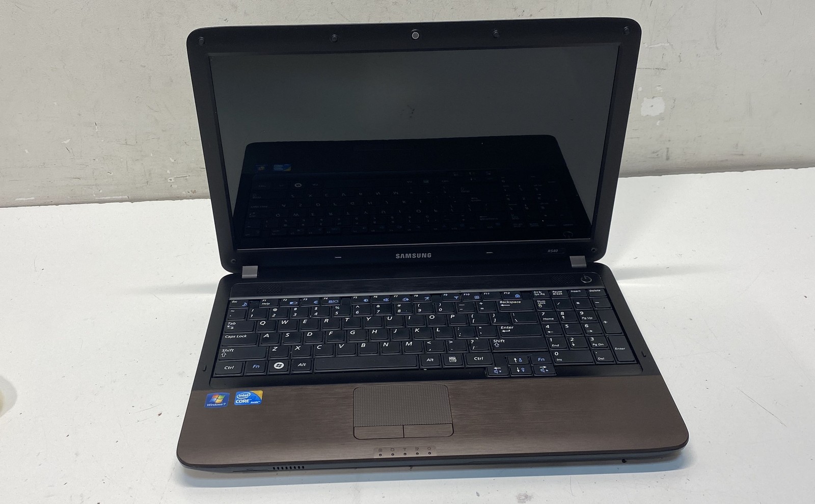 Samsung R540 NP-R540-JA08US 15.6" Laptop Intel Core i3 2011 For Parts No HDD