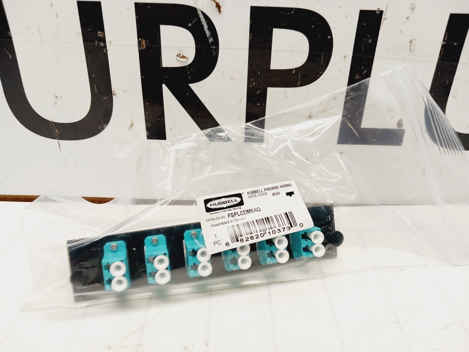 NEW HUBBELL FSPLCDM6AQ 6-PACK ADAPTER PANEL