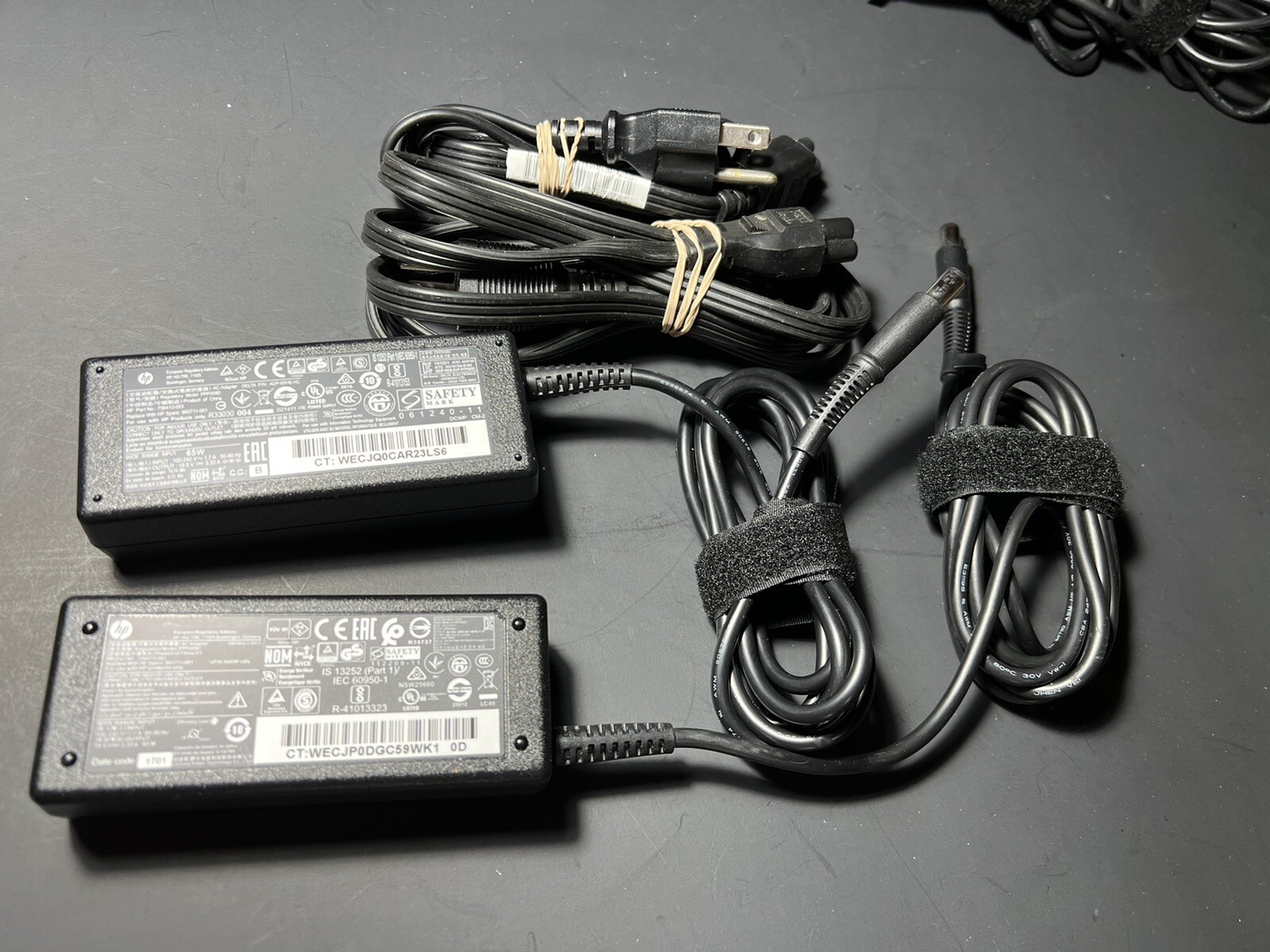 Lot of 2 OEM HP Laptop AC Power Adapter 18.5V 3.5A 65W PPP009D 519329-003