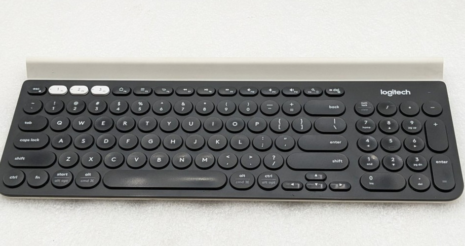 Logitech K780 Multi-Device Wireless Keyboard with Dongle
