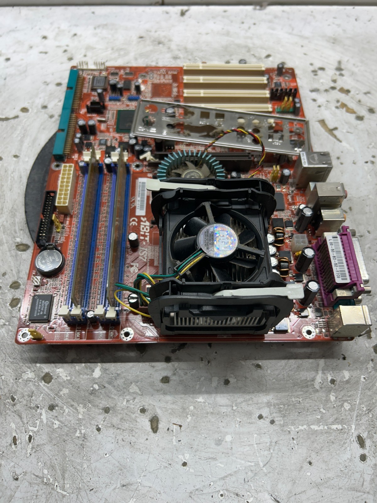 ABIT-IS7 Intel Pentium 4 2.60GHz 512MB NO HDD