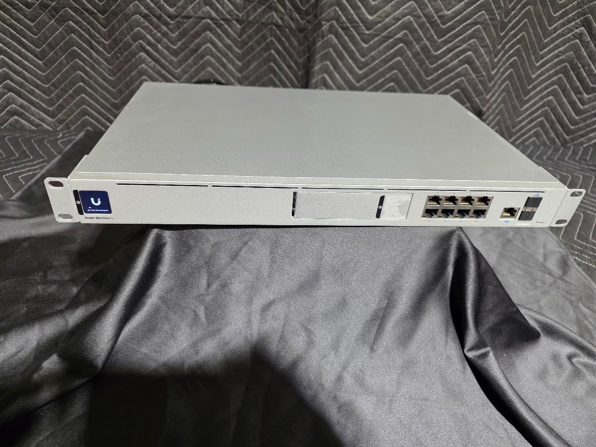 Ubiquiti UniFi Dream Machine Pro (UDM-Pro)