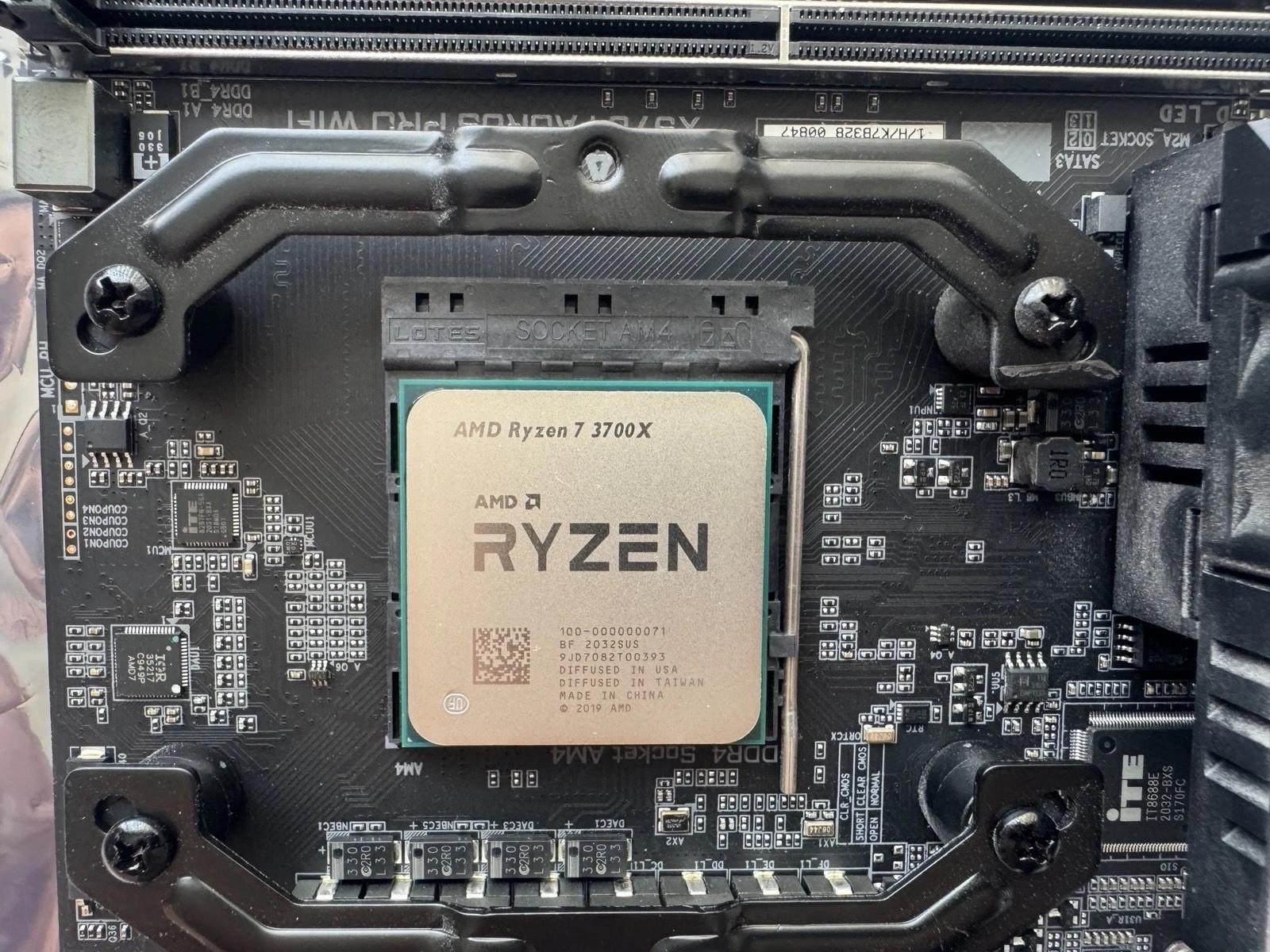 AMD Ryzen 7 3700X 8-Core 3.60GHz Socket AM4 CPU (with Wraith RGB Prism Cooler)