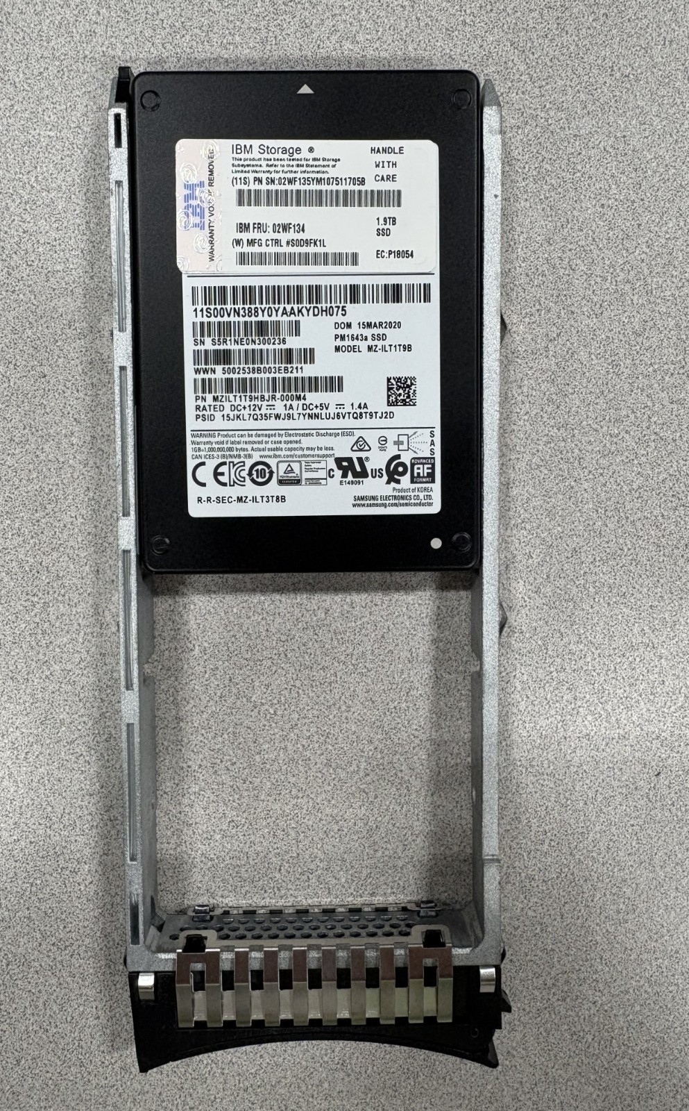 IBM 02WF134 1.92TB FLASH Storage SFF 2.5 12Gbps SSD PM1643a SAMSUNG MZ-ILT1T9B