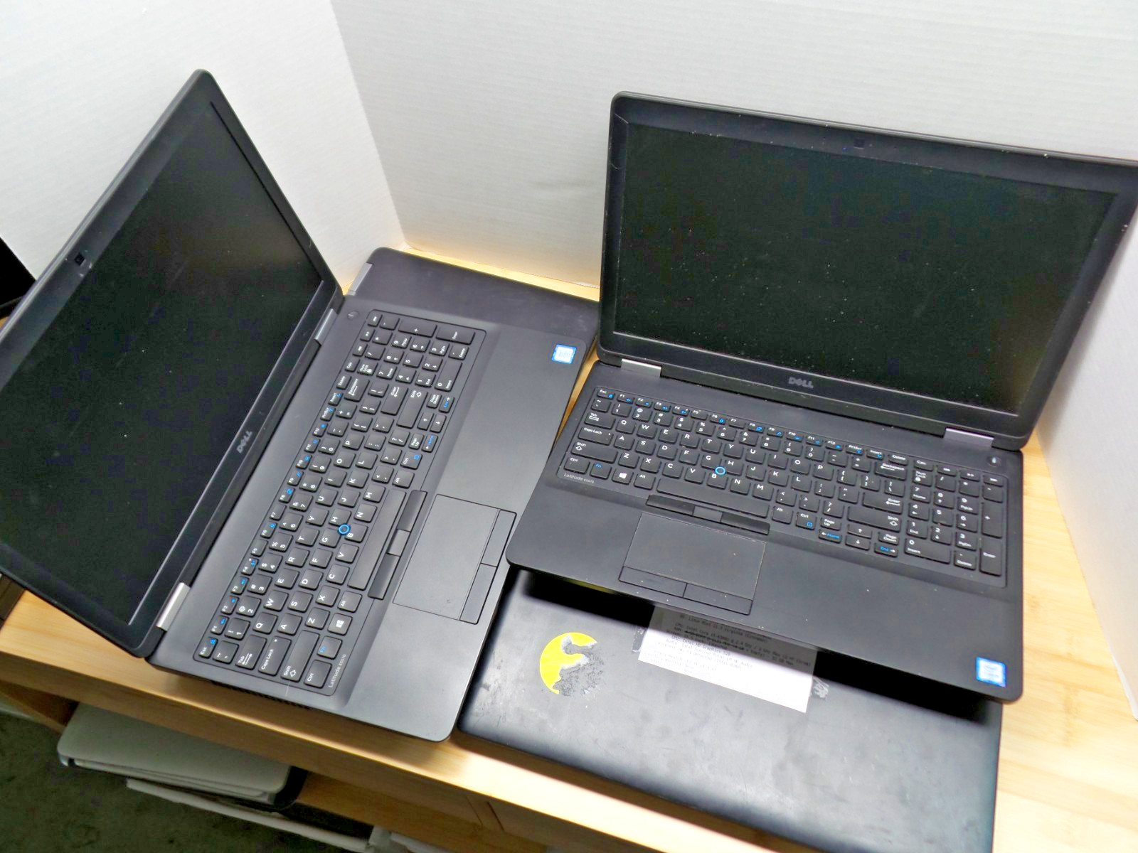 Lot of 4 | DELL Latitude E5570 | 15 in | i5-6th Gen | No RAM/SSD | No Charger