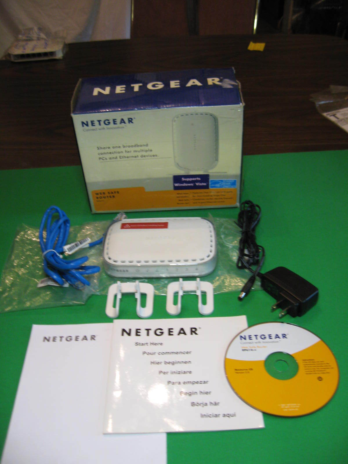 Netgear RP614 v4 4-Port Safe Gateway Cable/DSL Web PC Router w/ 10/100Mbps NEW 