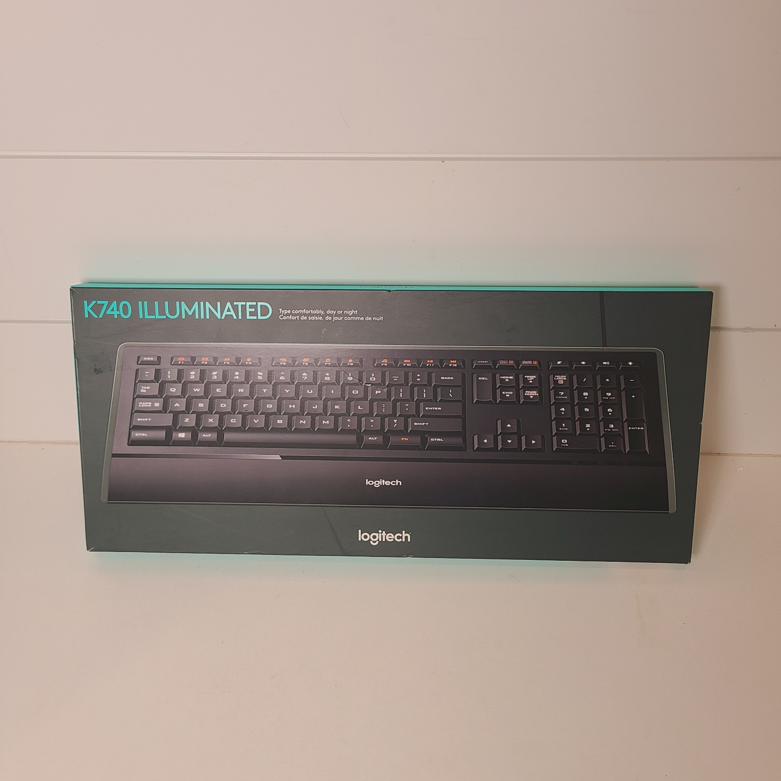 Logitech Illuminated K740 Wired USB Slim Keyboard Black in box