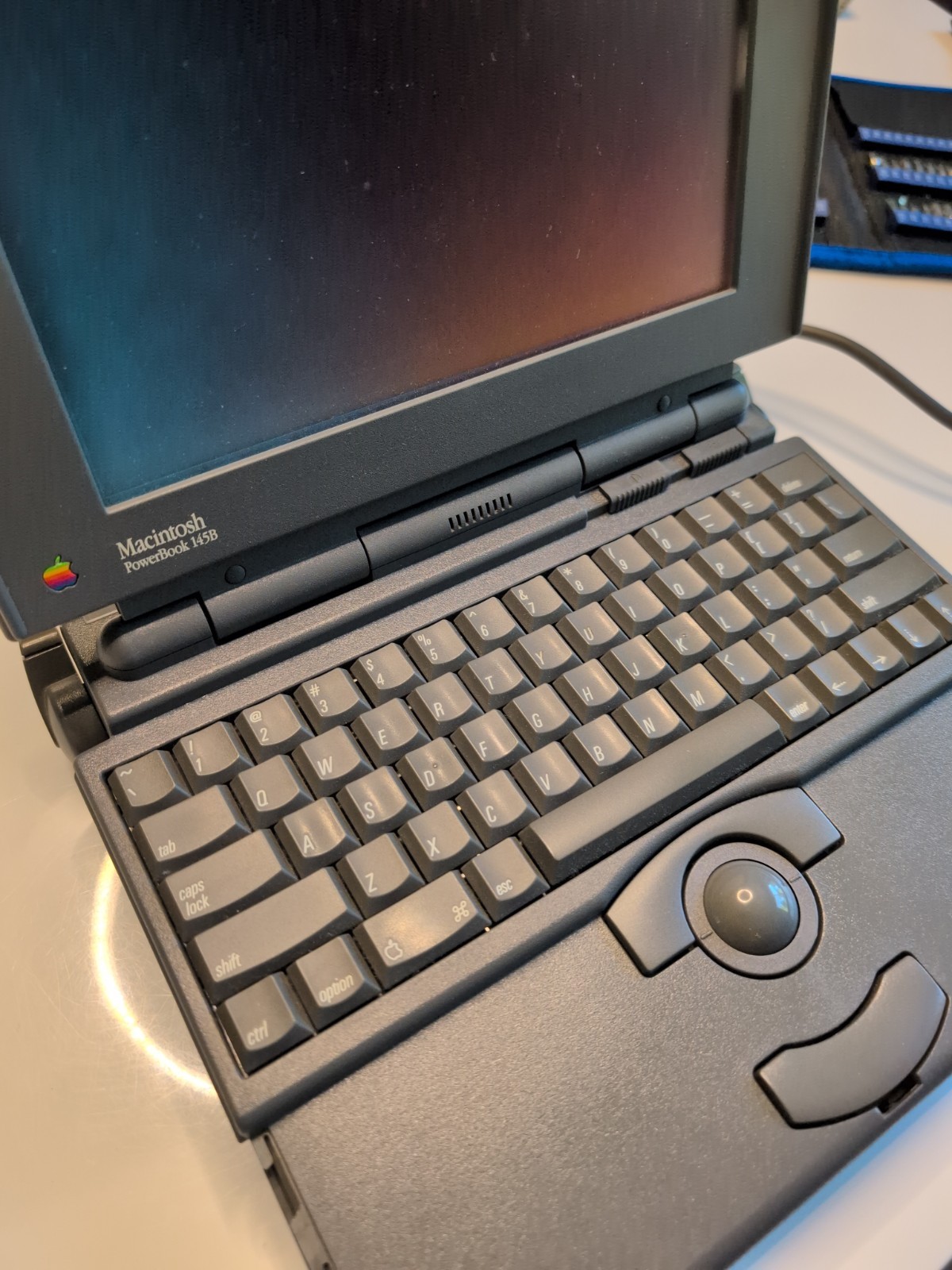 Macintosh PowerBook 145B - Not working but powers up & chimes