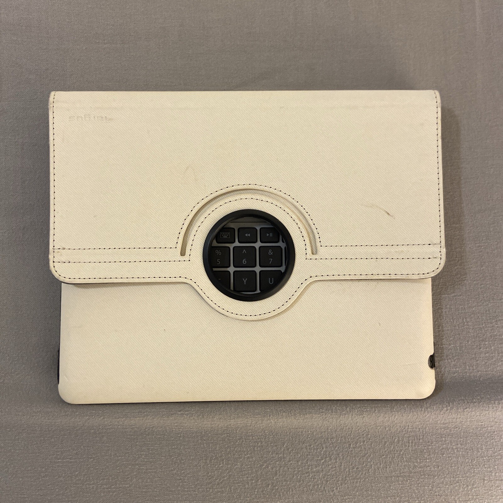 Genuine Targus (AKB34) Cream Color Leather Rotating Bluetooth Keyboard **READ** 