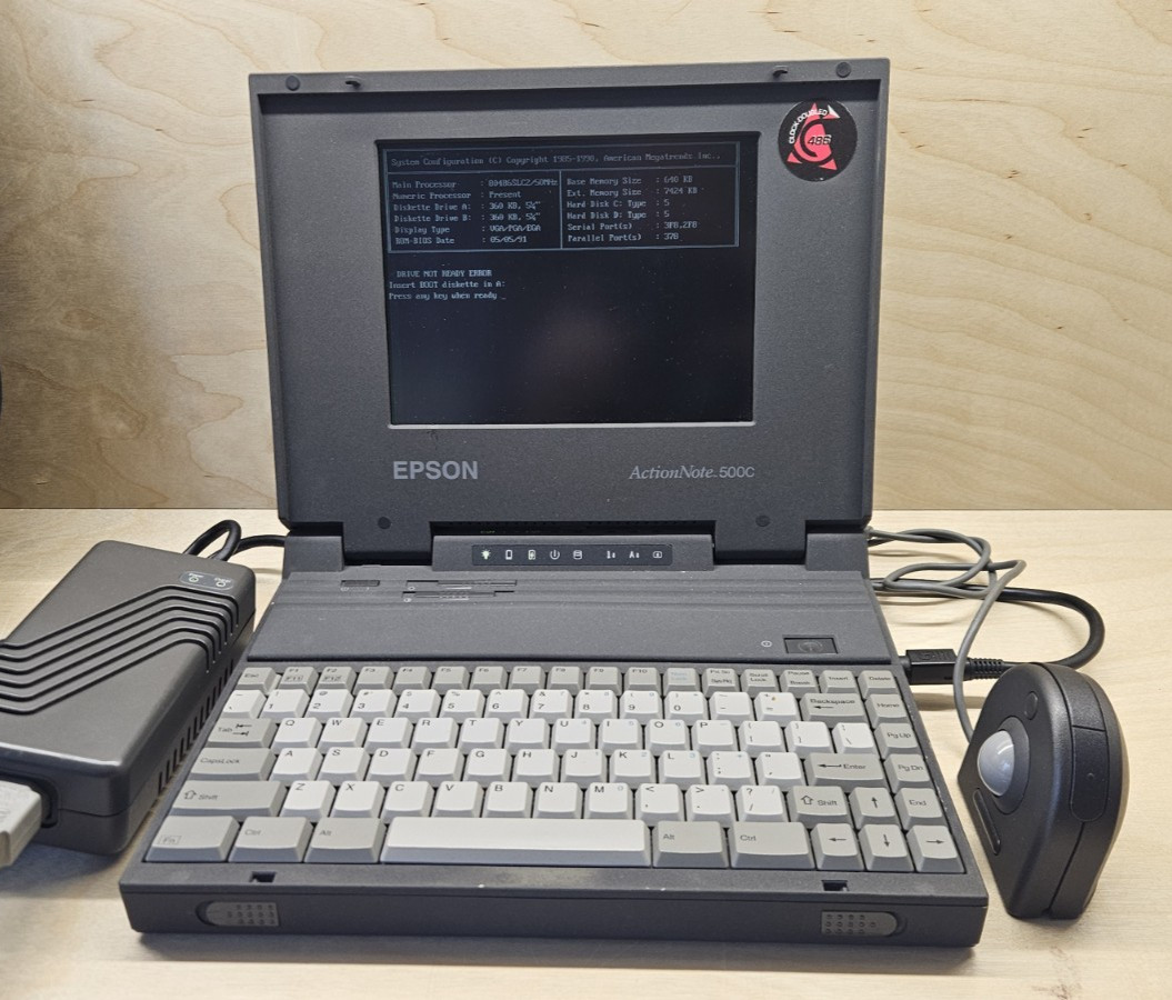 Vintage Epson Laptop Computer - ActionNote 500C - Charger & Mouse + Bag