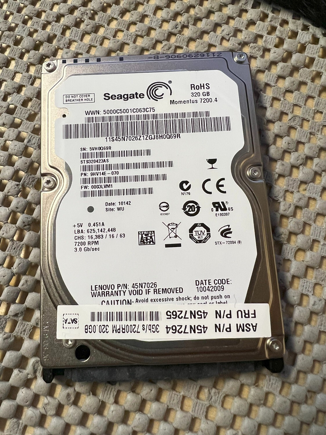 Lenovo 320GB 7200RPM SATA 3Gb/s 16MB Cache 2.5-Inch Hard Drive
