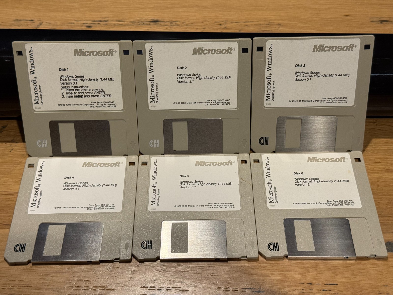 Microsoft Windows v 3.1 - Vintage 1992 on 3.5" HD Disks (6)