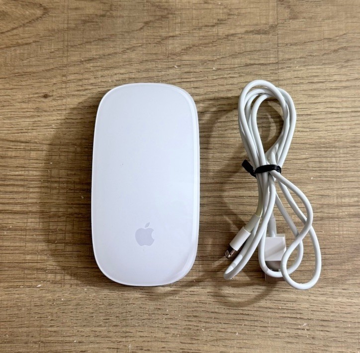 Apple Magic Mouse 2 Wireless Mouse - Silver Model: A1657 (Lightning Port)