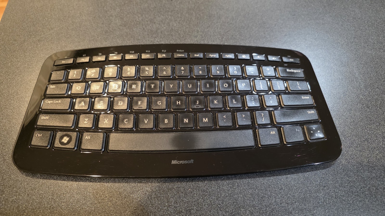 Microsoft Arc Keyboard Wireless Model 1392 W/Dongle 