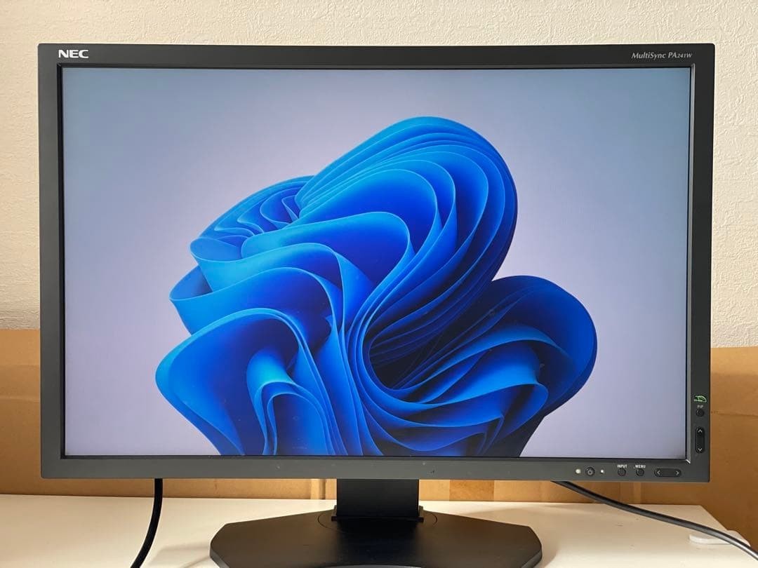 NEC MultiSinc PA241W 24" Widescreen Pro Graphics Desktop Monitor Used